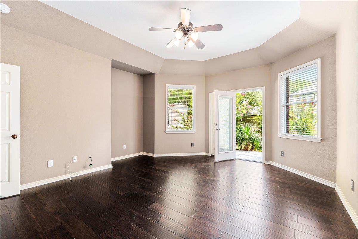 2507 Powderham Ln Property Photo 21