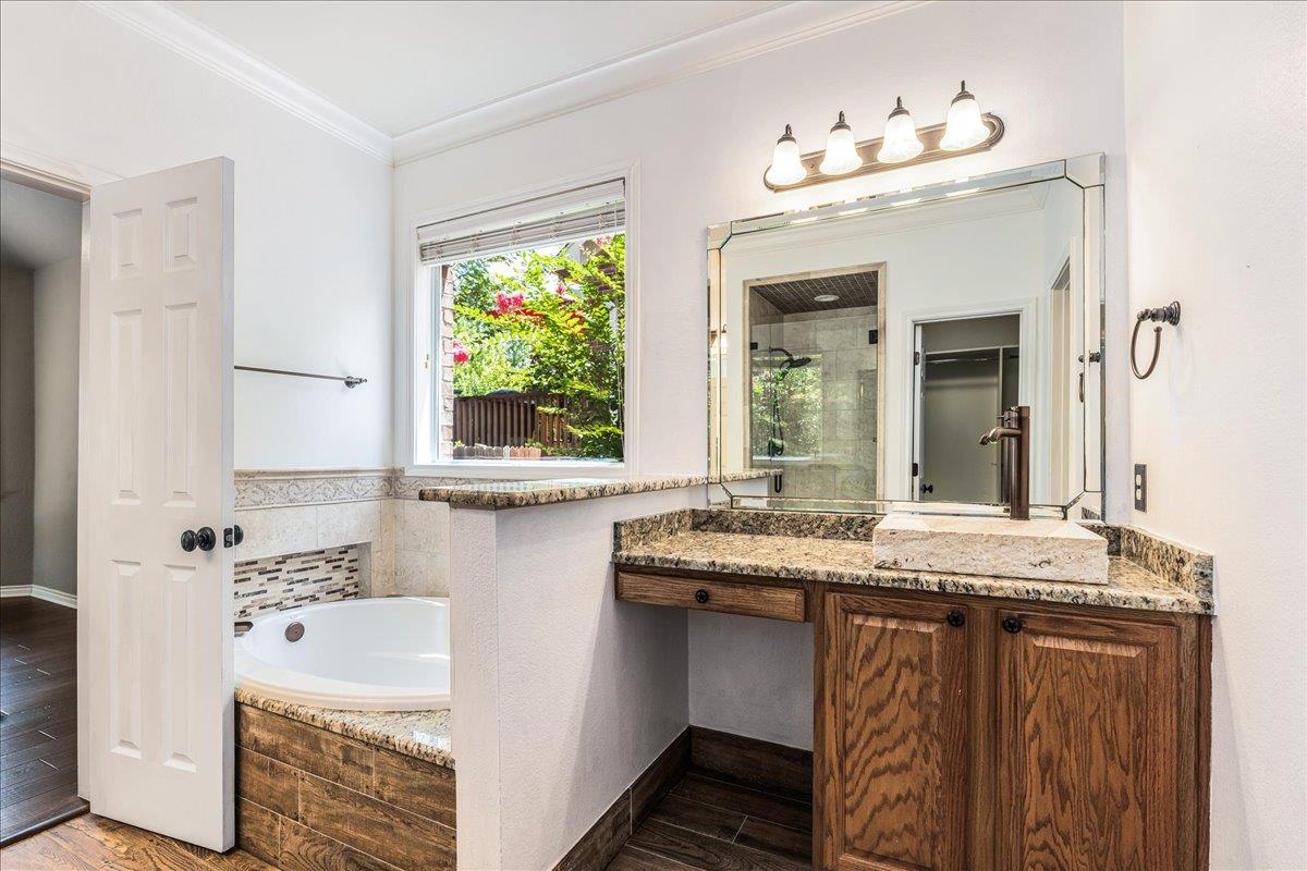 2507 Powderham Ln Property Photo 25