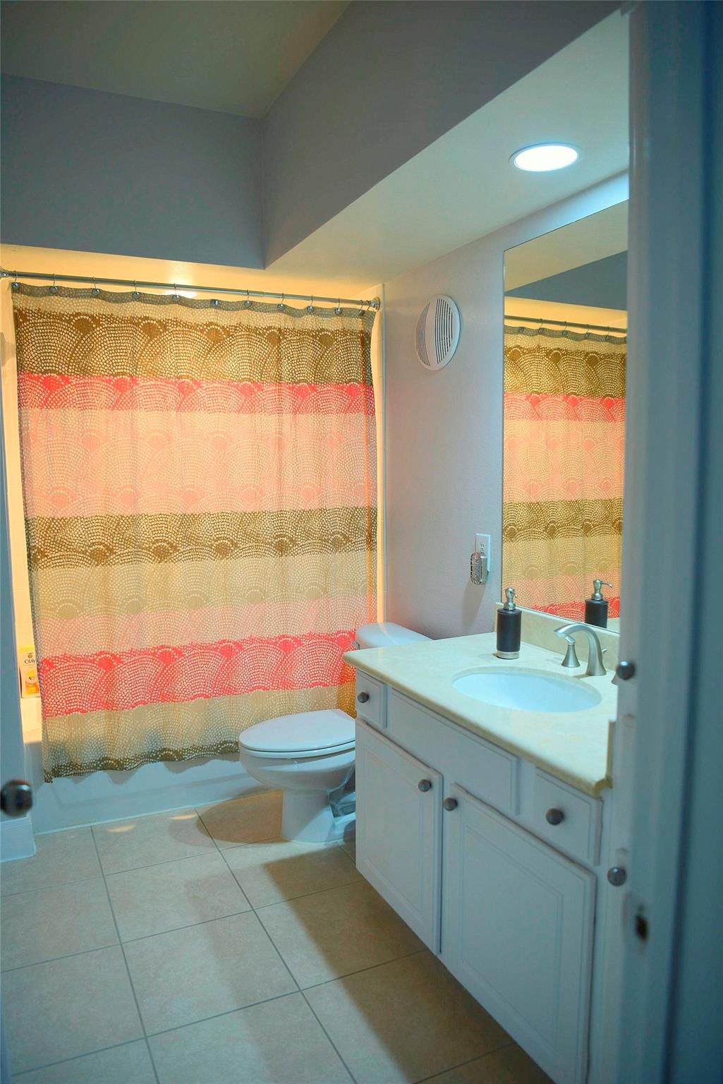 7701 Rialto Blvd #1422 Property Photo 26