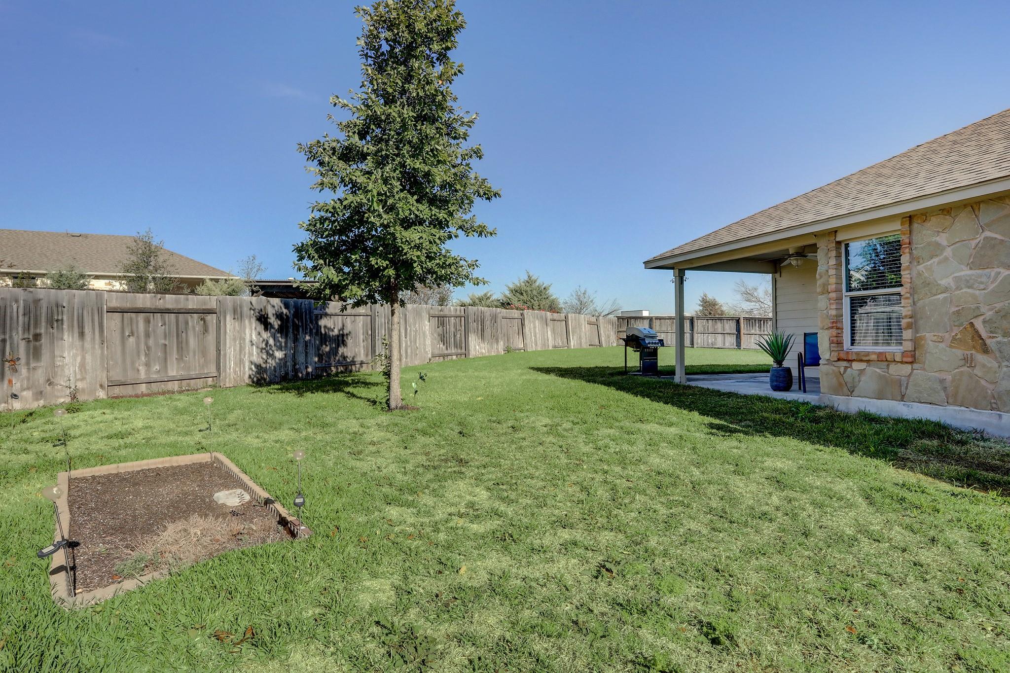1213 Sunny Meadows Loop Property Photo 2