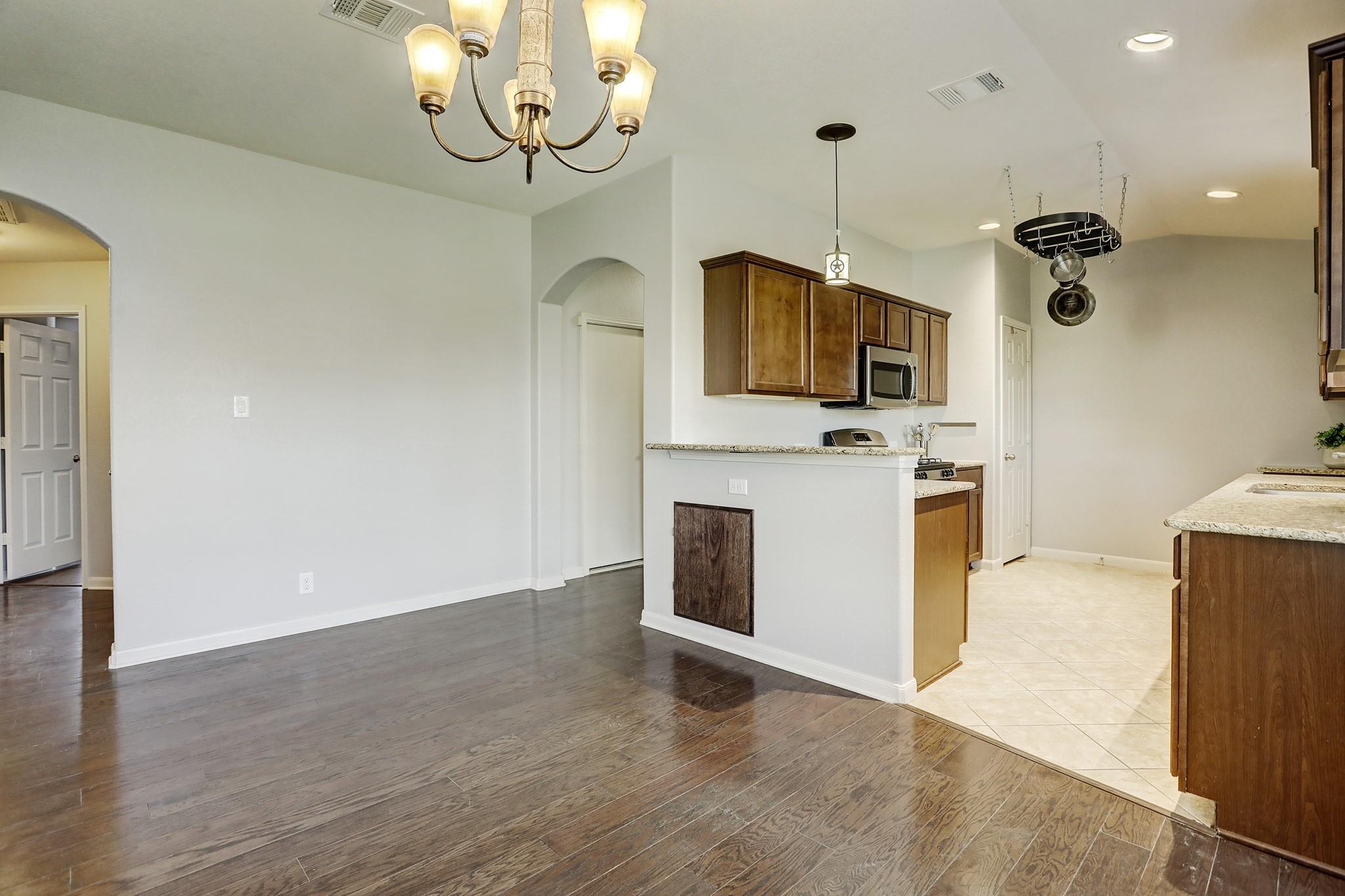 1213 Sunny Meadows Loop Property Photo 13