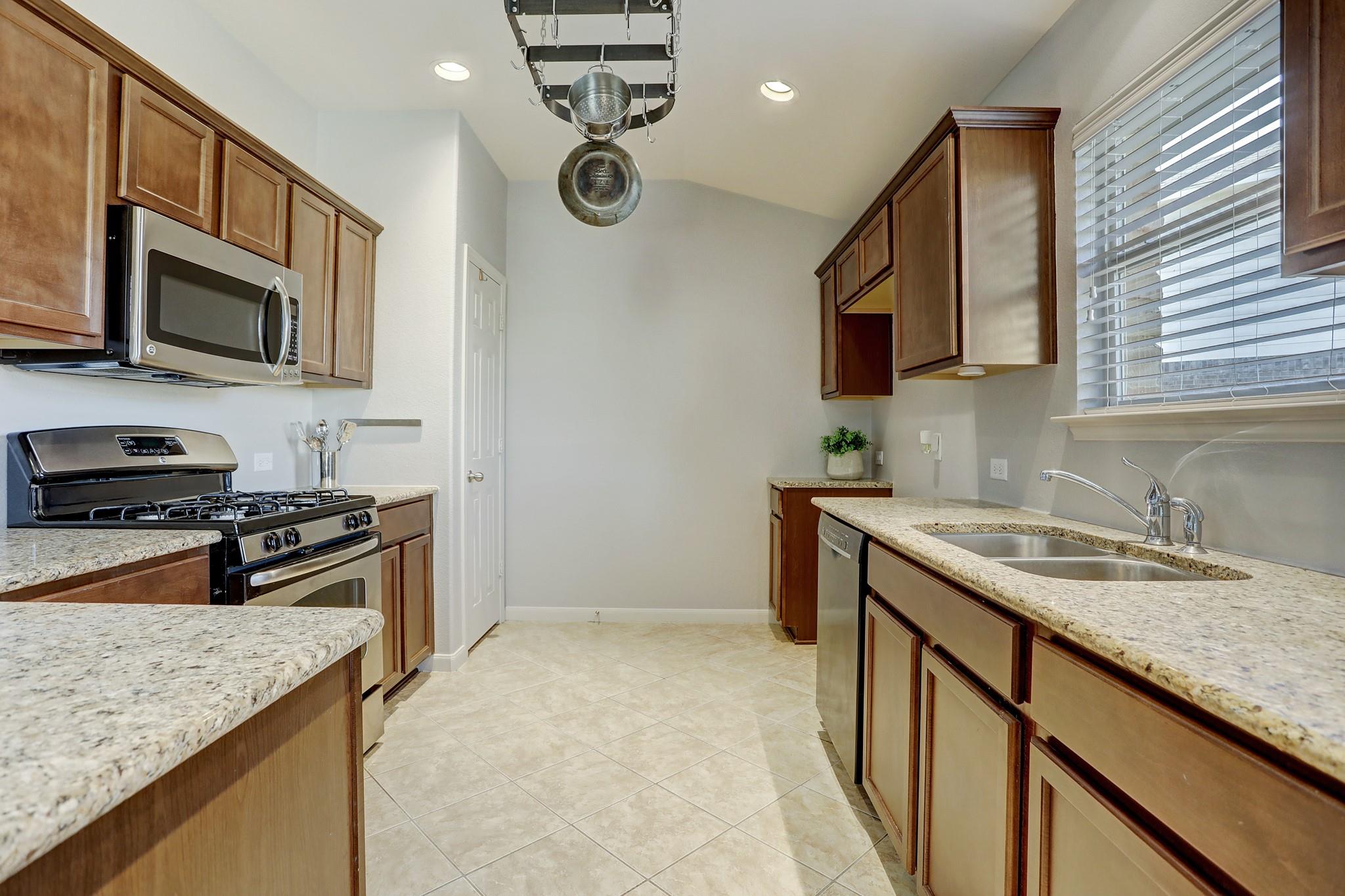1213 Sunny Meadows Loop Property Photo 15