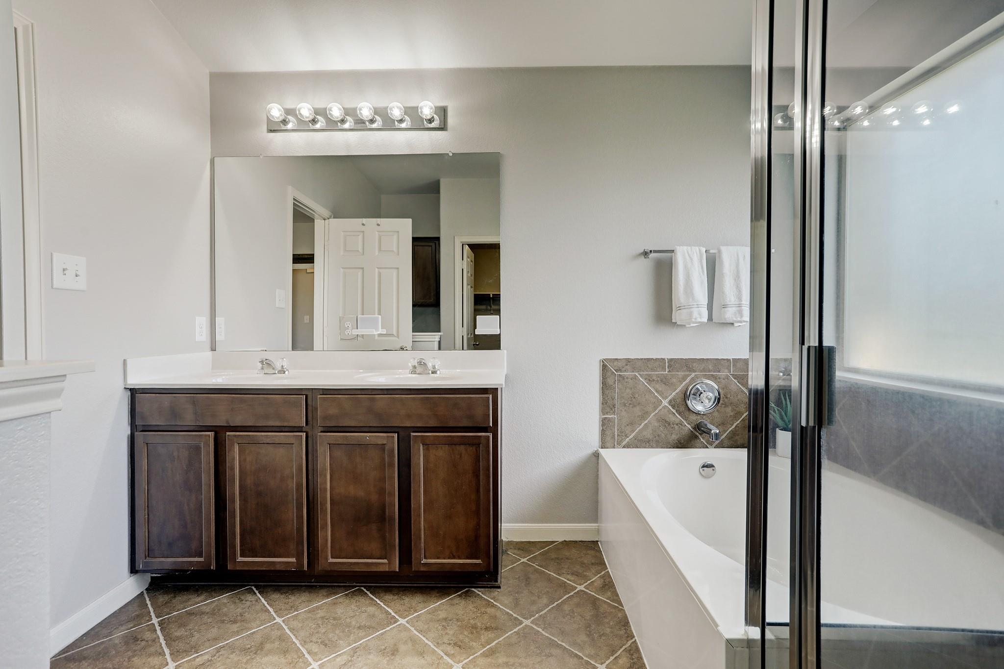 1213 Sunny Meadows Loop Property Photo 26