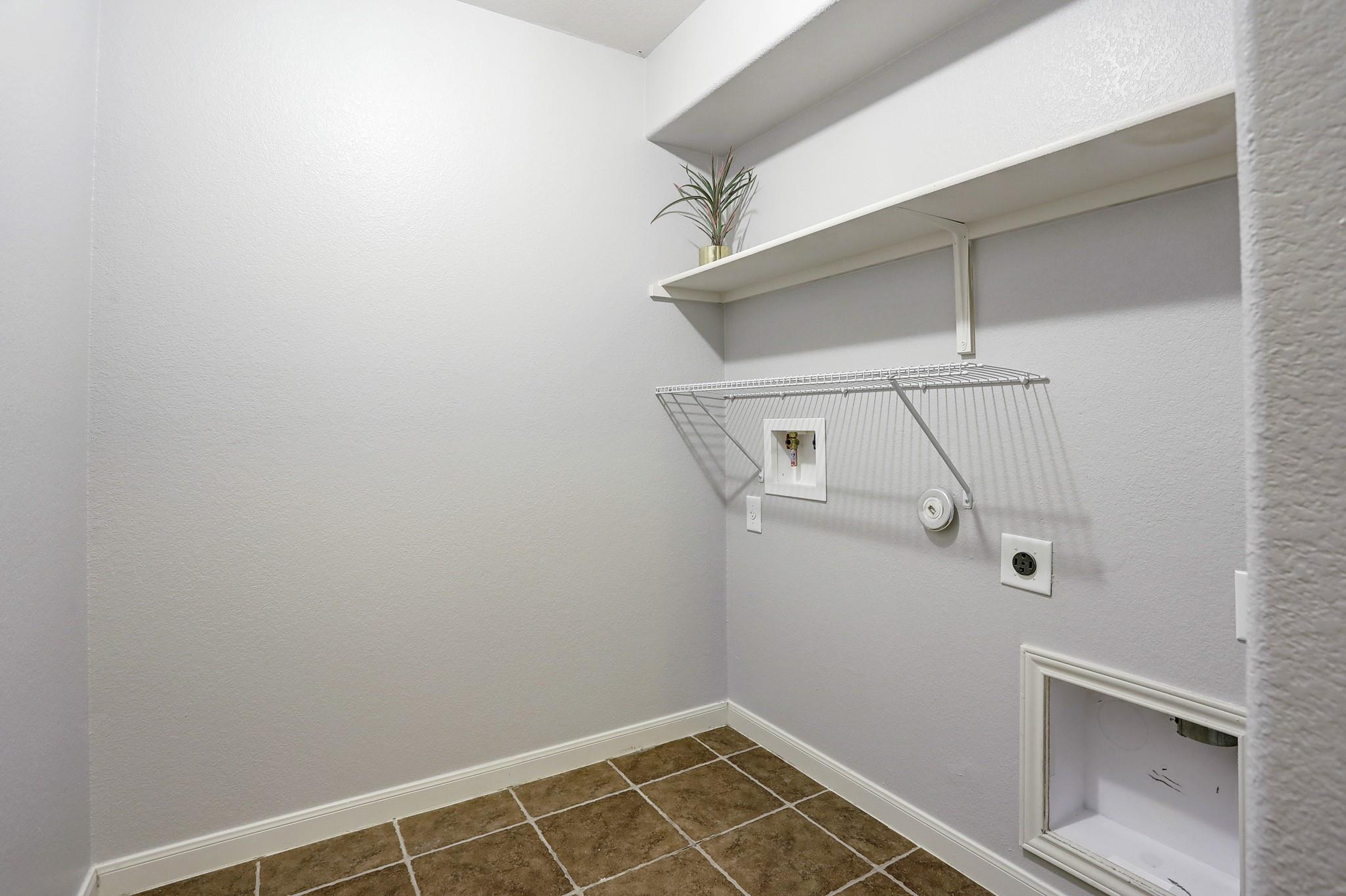 1213 Sunny Meadows Loop Property Photo 35