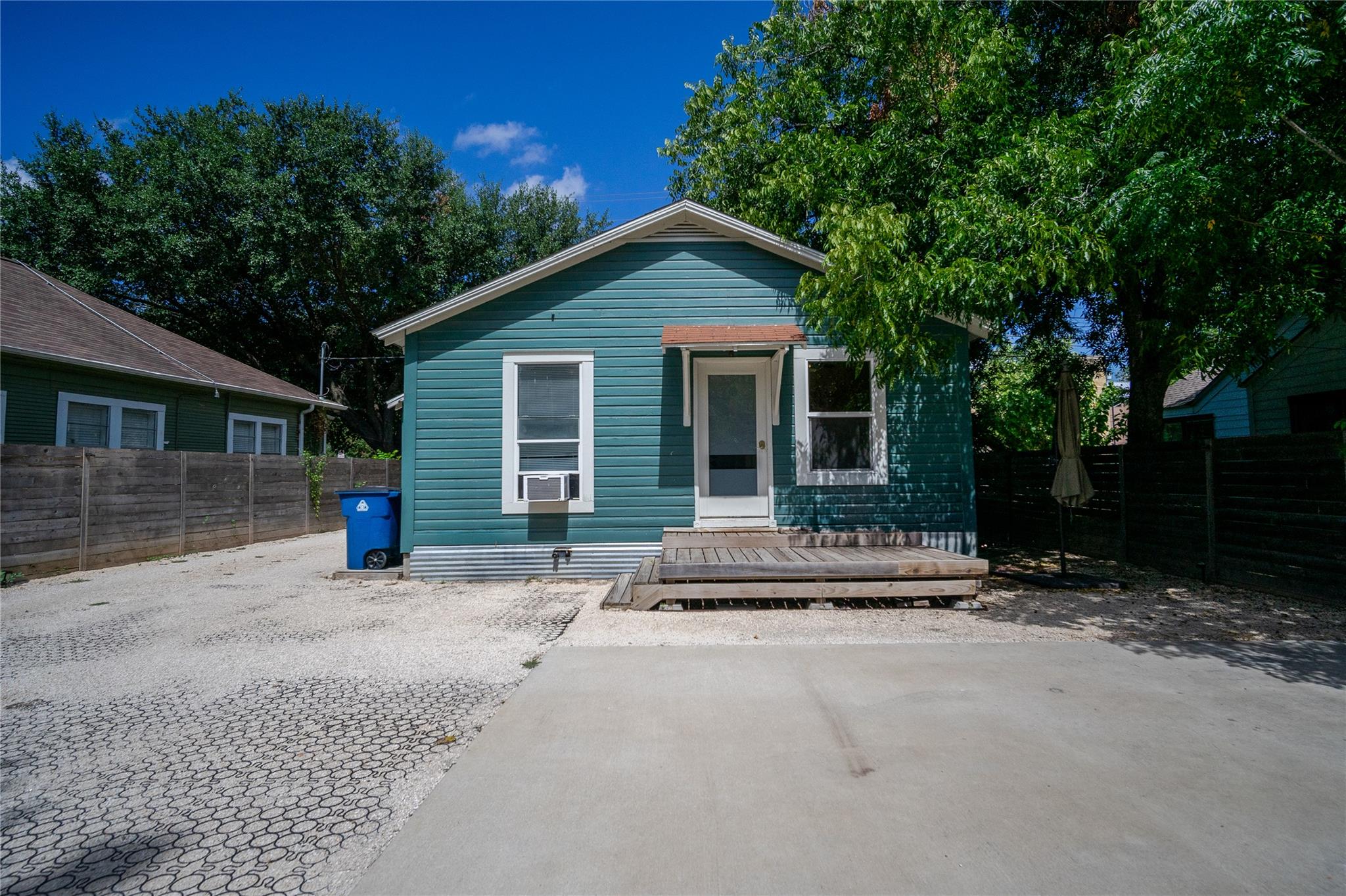 719 Springdale Rd Property Photo 17