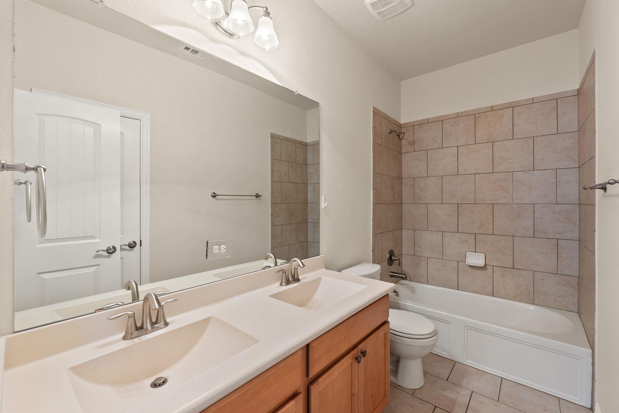 5713 Little Theater Bnd Property Photo 28