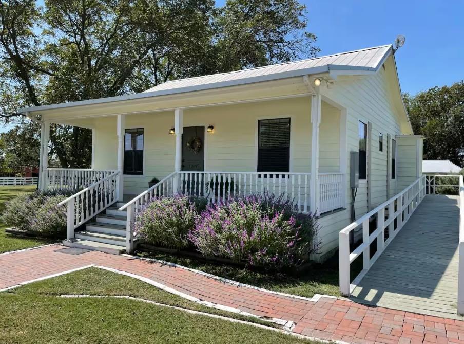 1281 Post Oak Point Rd Property Photo 4
