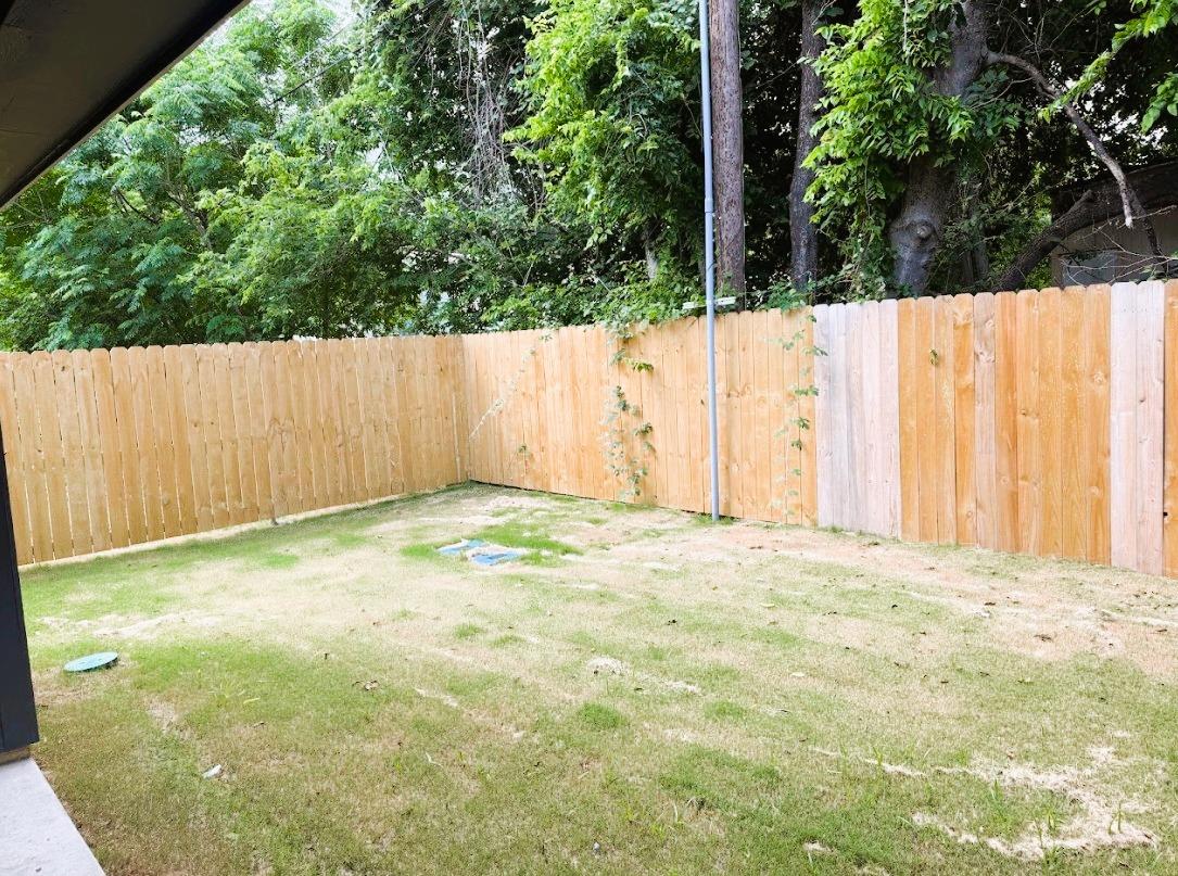 240 W Elm St #a Property Photo 20