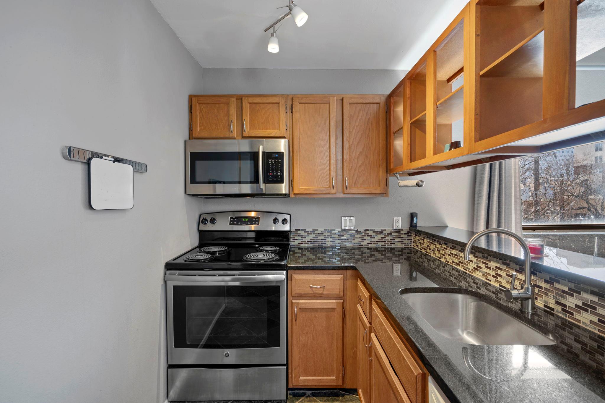 2210 Pearl St #301 Property Photo 8