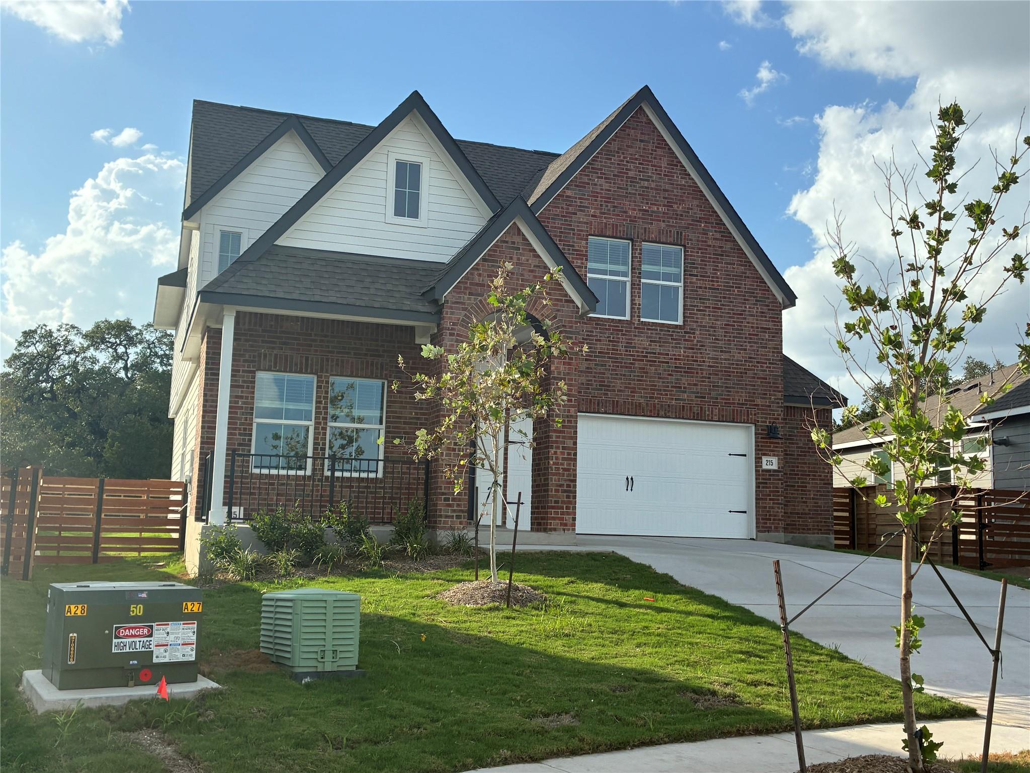 215 Parsons None Property Photo 1