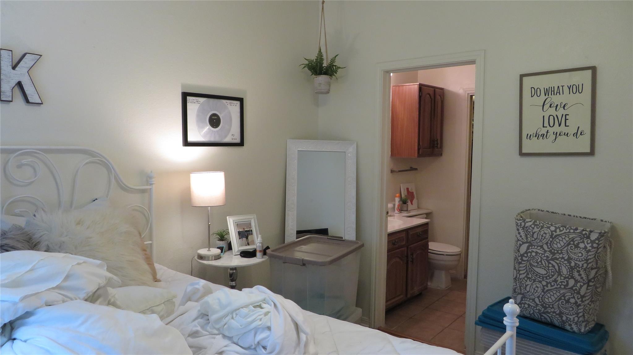 1910 Robbins Place Pl #202 Property Photo 17