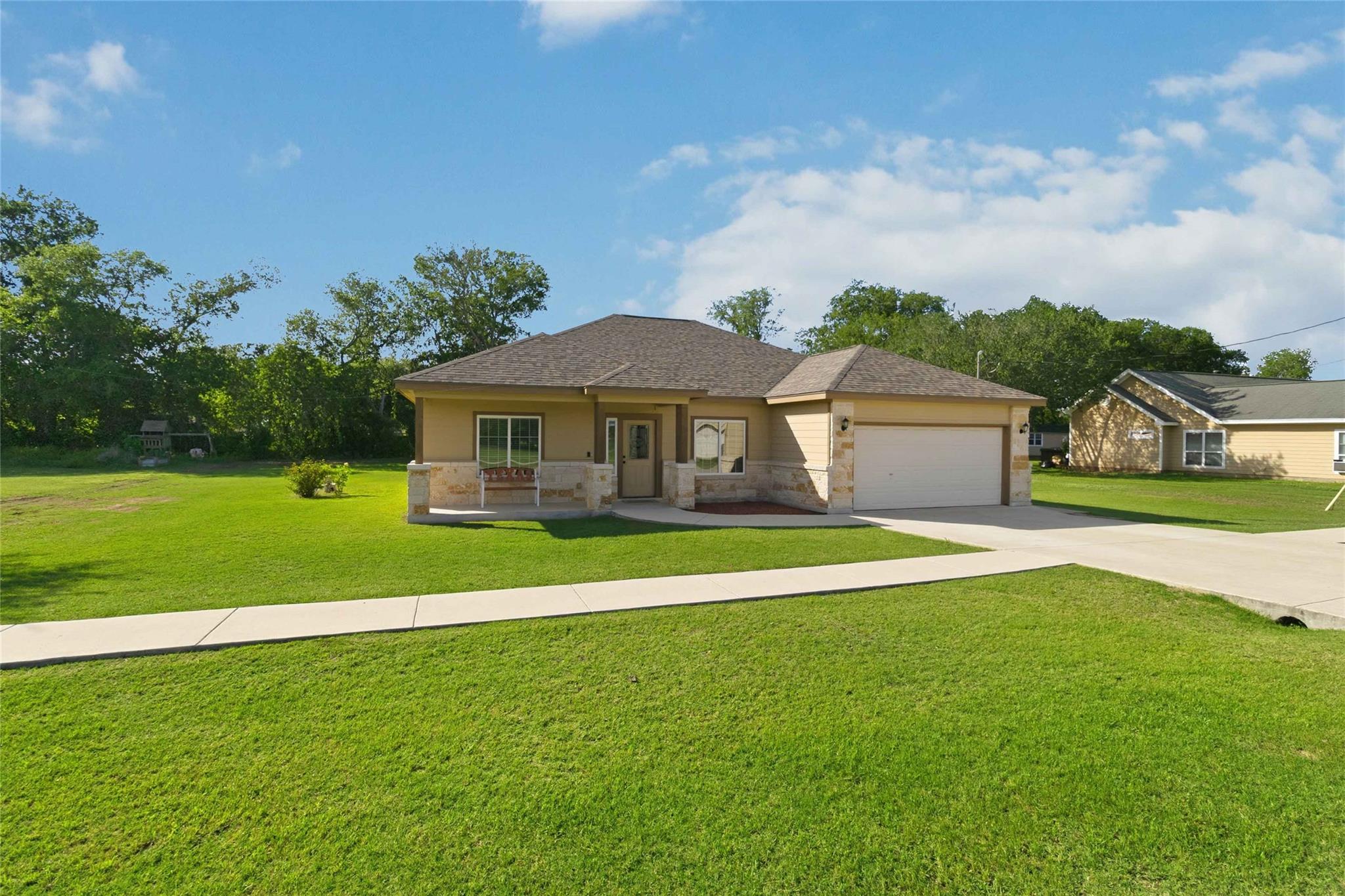 285 Hummingbird Way Property Photo 38