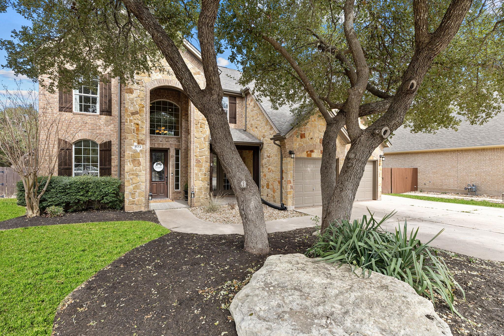 1624 West End Pl Property Photo