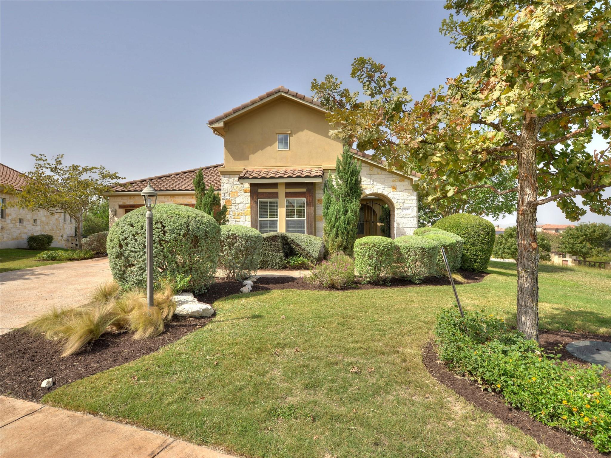 315 Bonaire Ct Property Photo 2