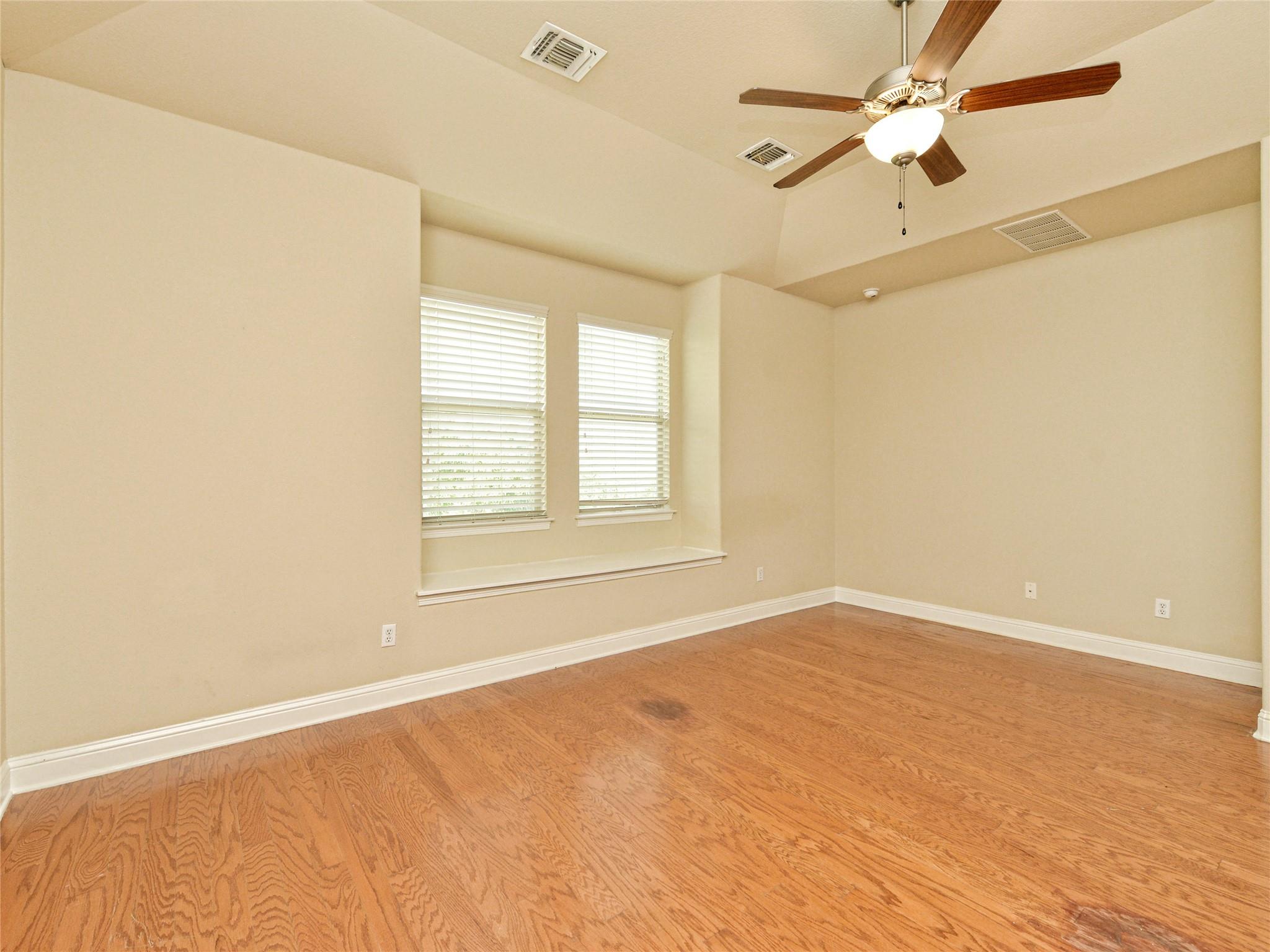 315 Bonaire Ct Property Photo 18