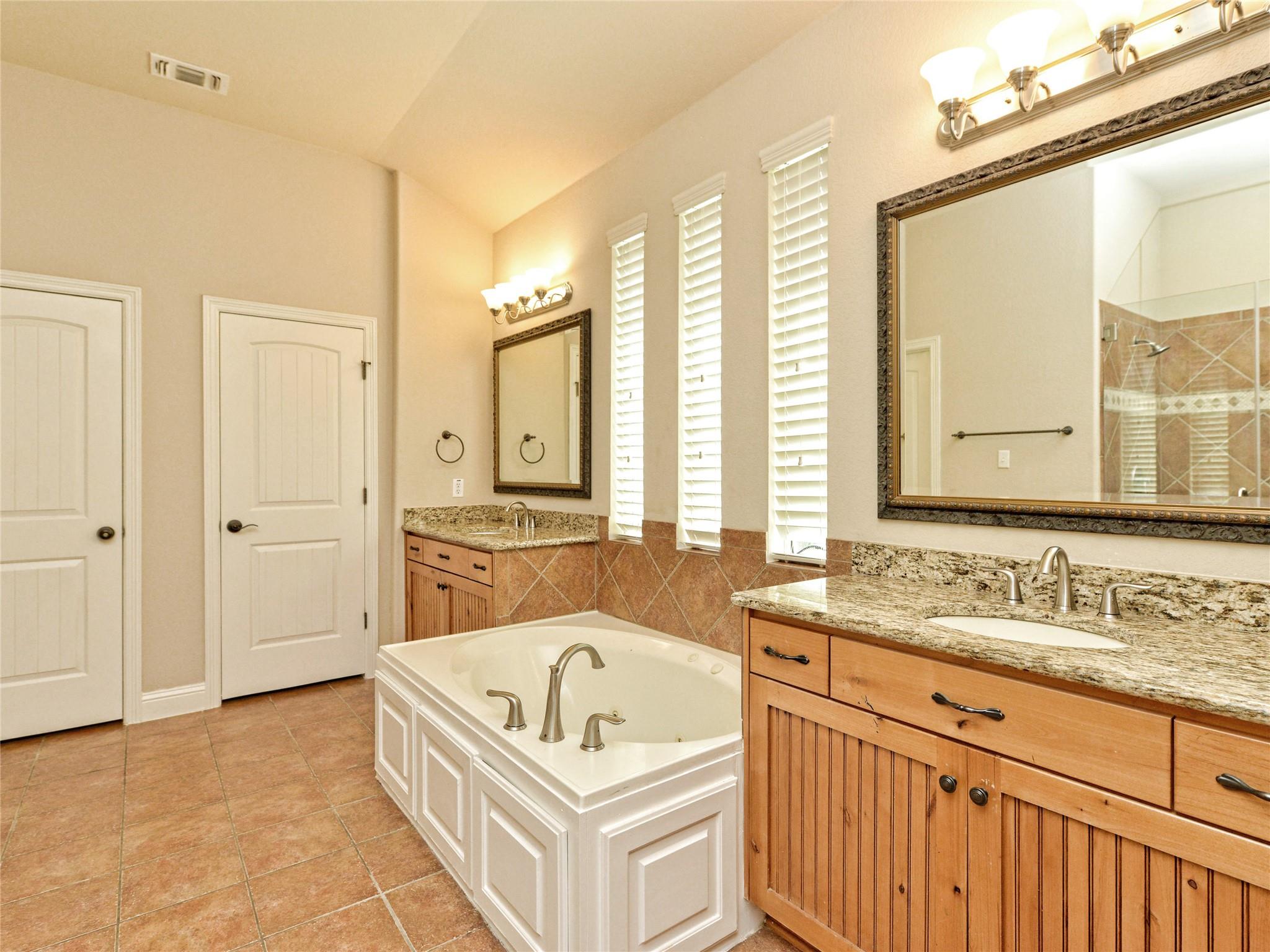 315 Bonaire Ct Property Photo 20