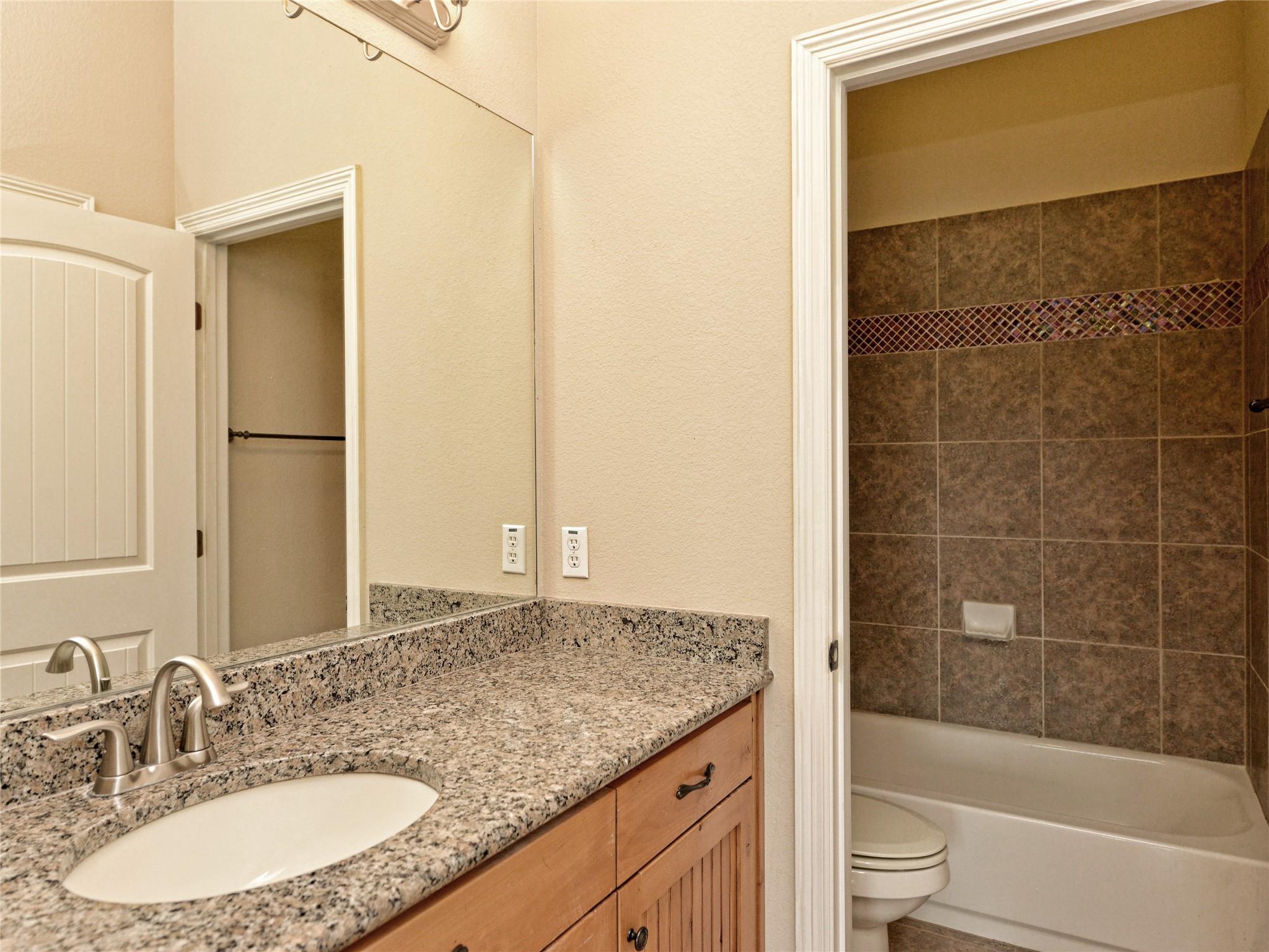 315 Bonaire Ct Property Photo 24