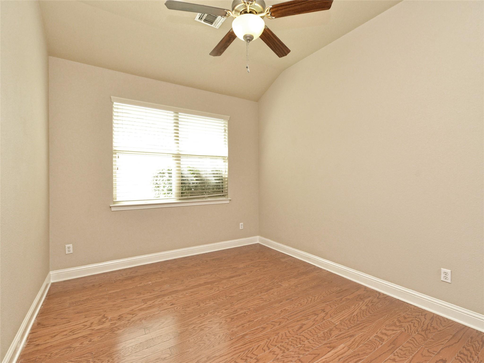 315 Bonaire Ct Property Photo 25