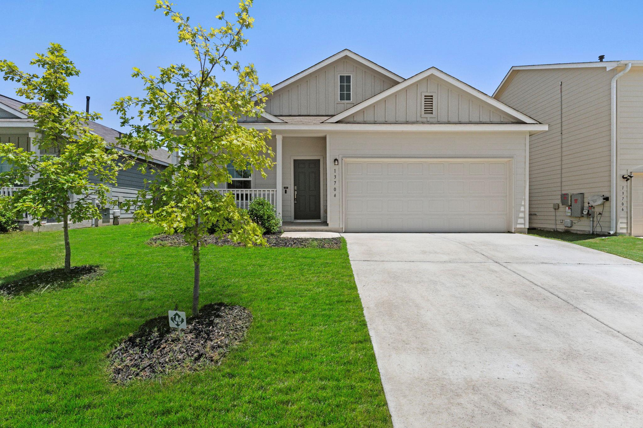 13704 Tordillo Dr Property Photo 2