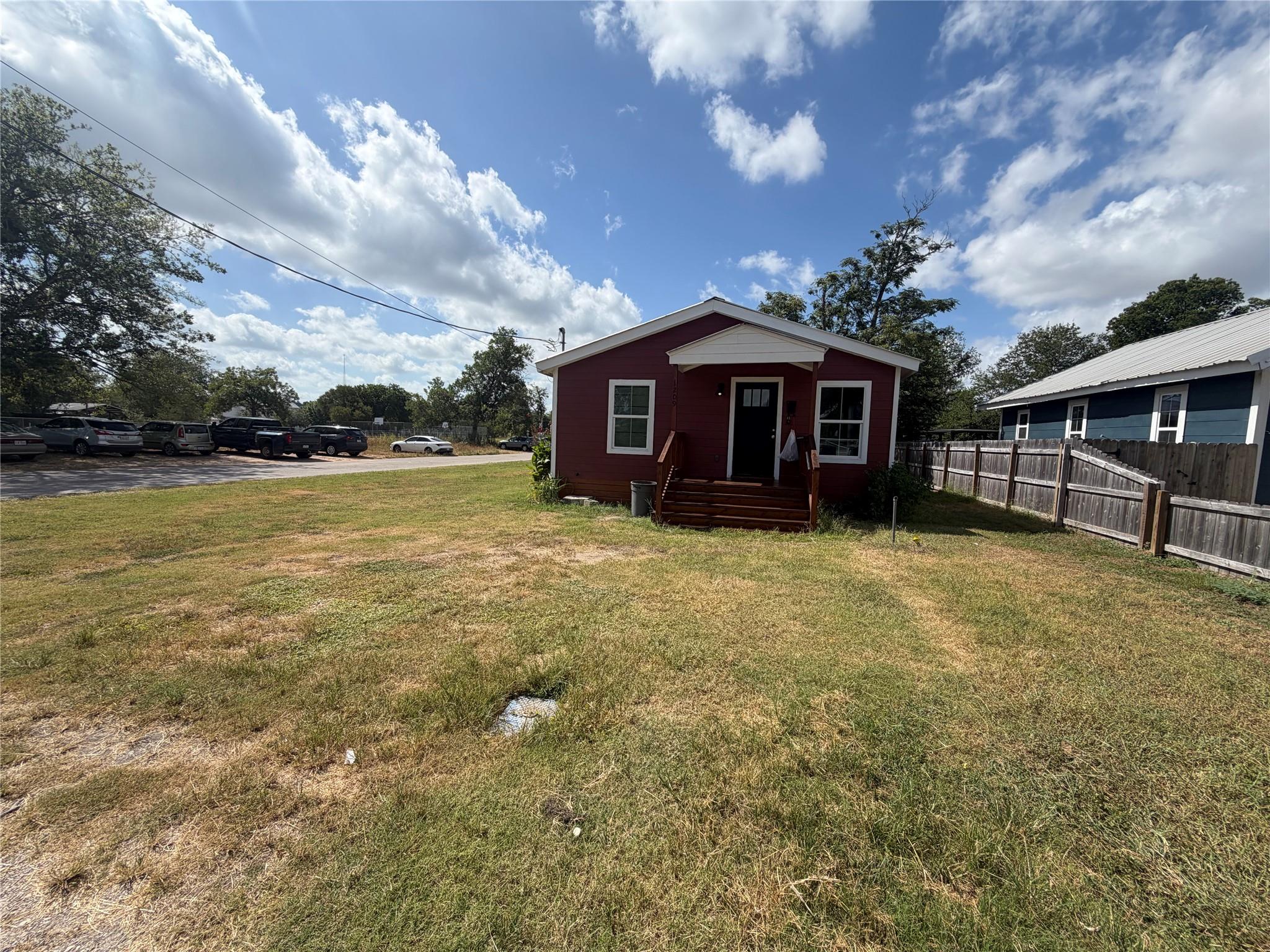 1209 Pine St Property Photo 3