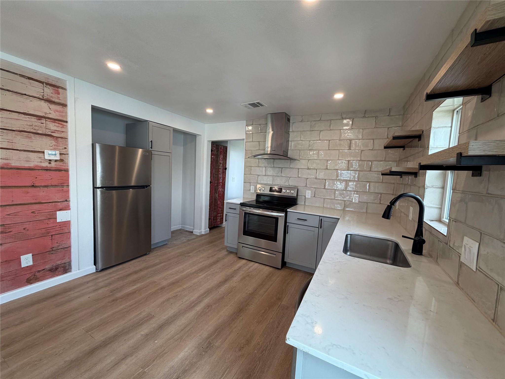 1209 Pine St Property Photo 7