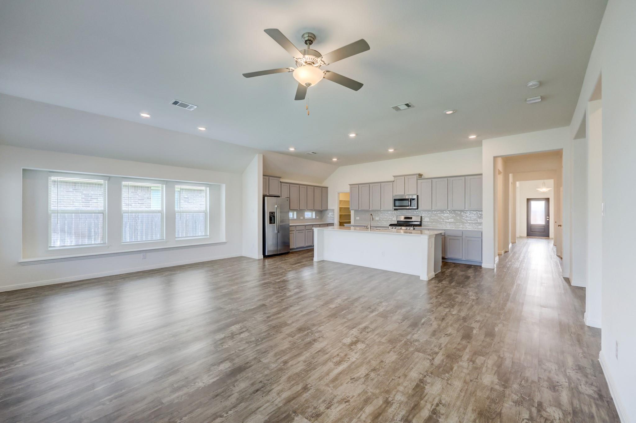 233 Abruzzi St Property Photo 4