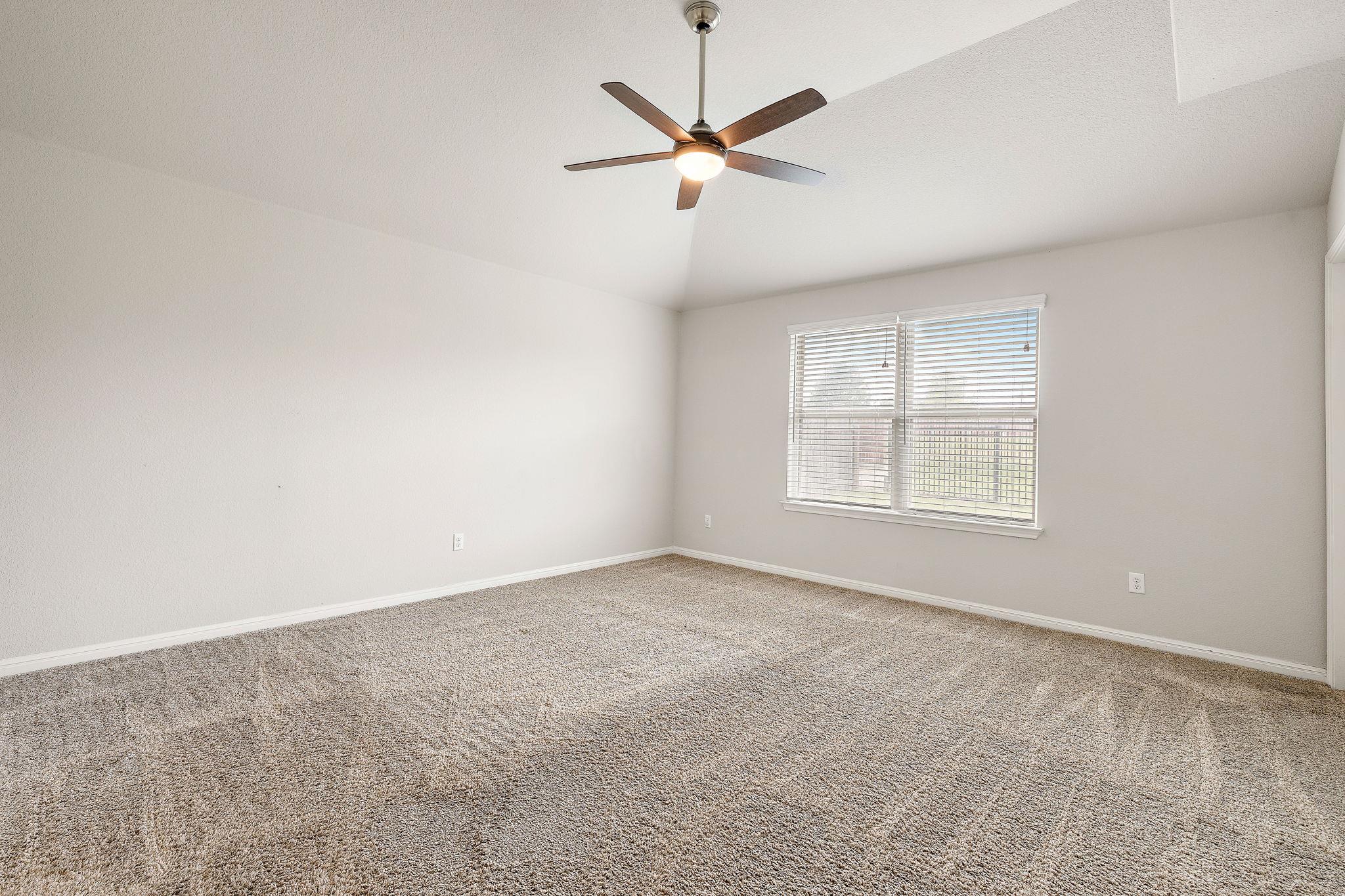 1512 Daylily Loop Property Photo 16