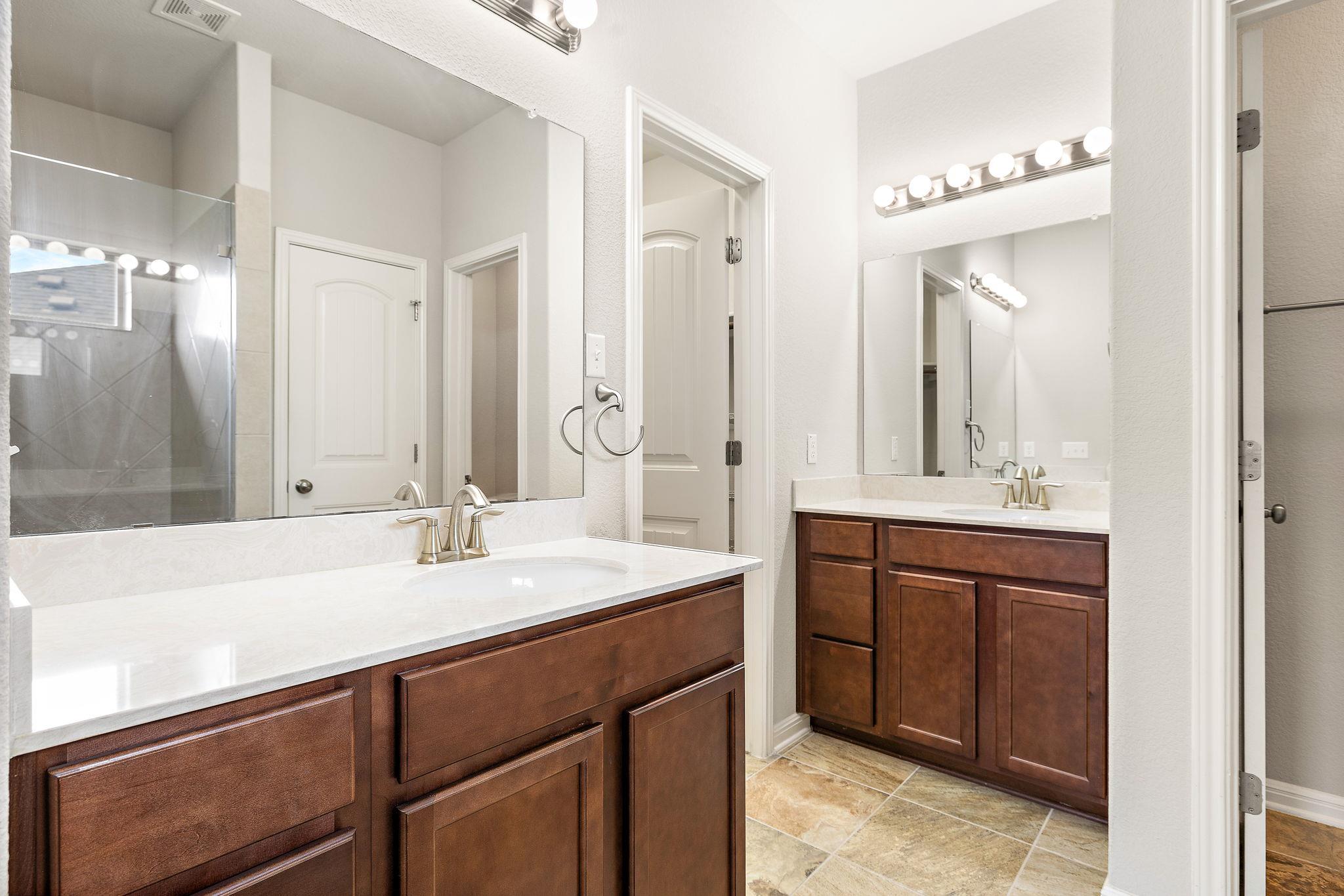 1512 Daylily Loop Property Photo 18