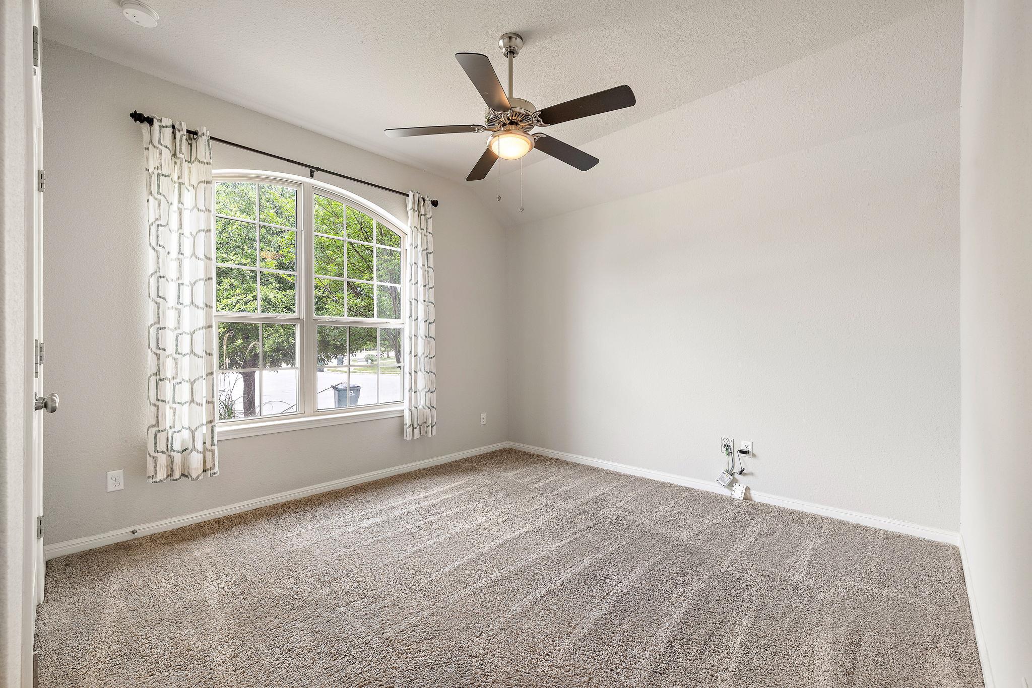1512 Daylily Loop Property Photo 21