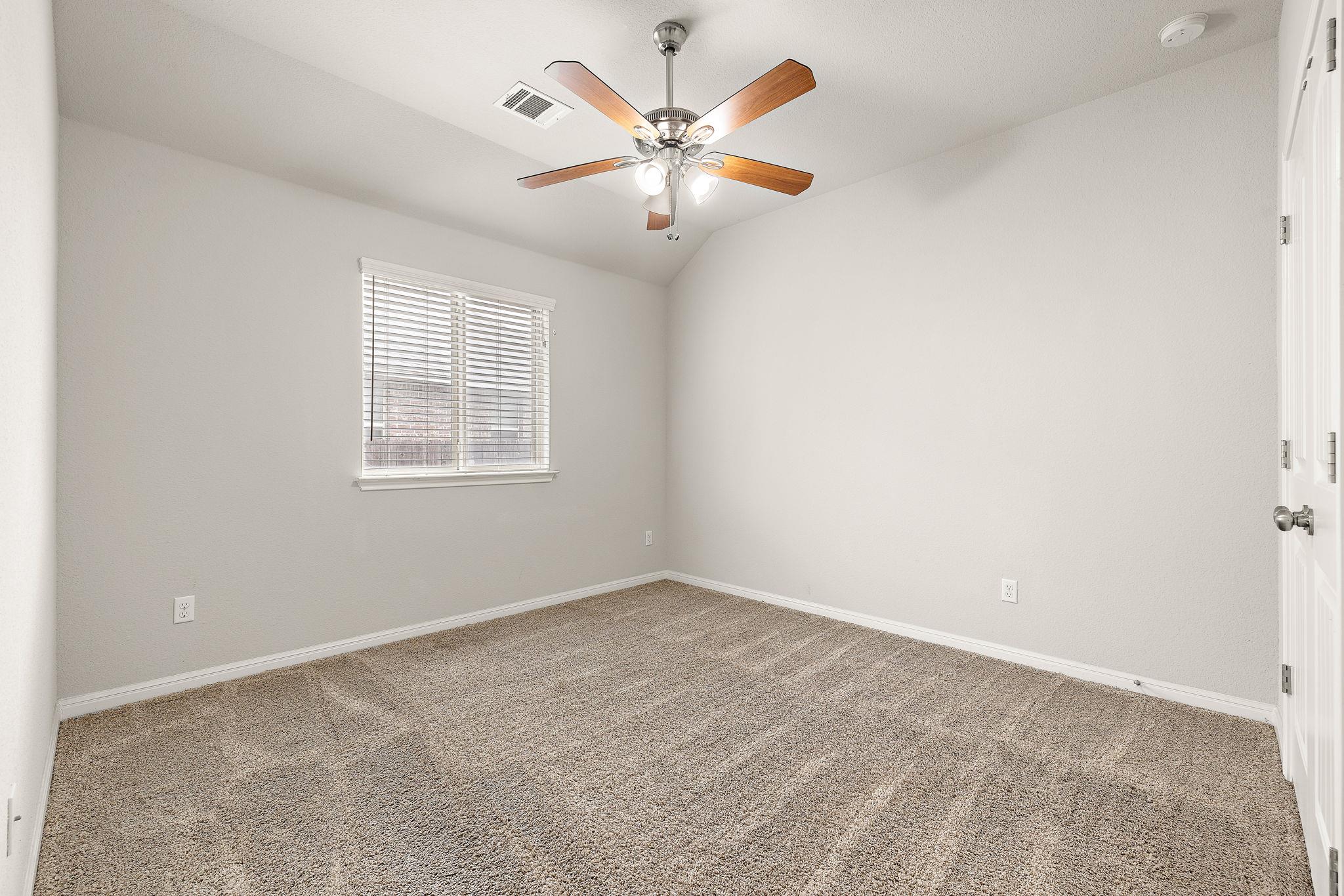 1512 Daylily Loop Property Photo 22