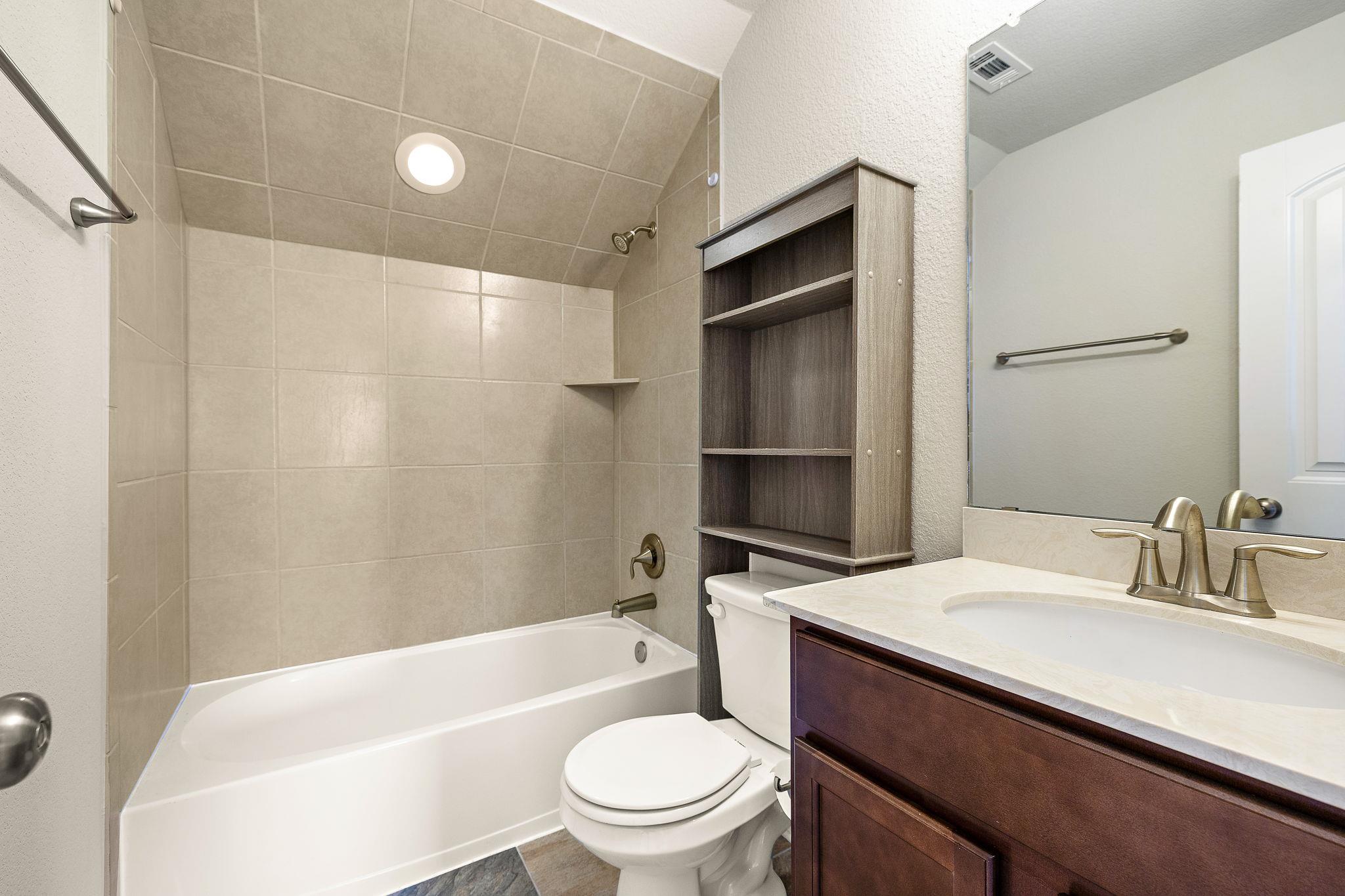 1512 Daylily Loop Property Photo 23