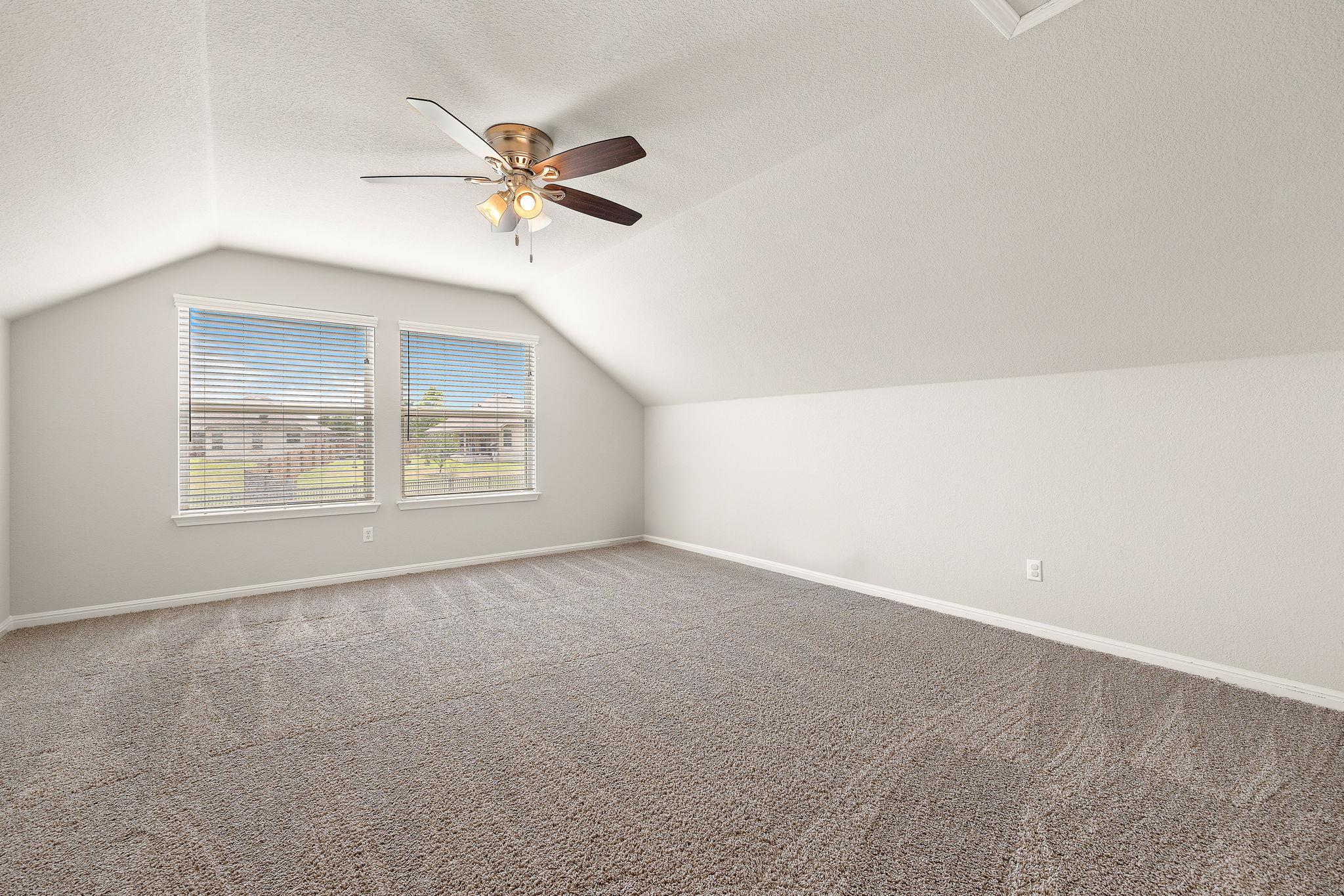1512 Daylily Loop Property Photo 24