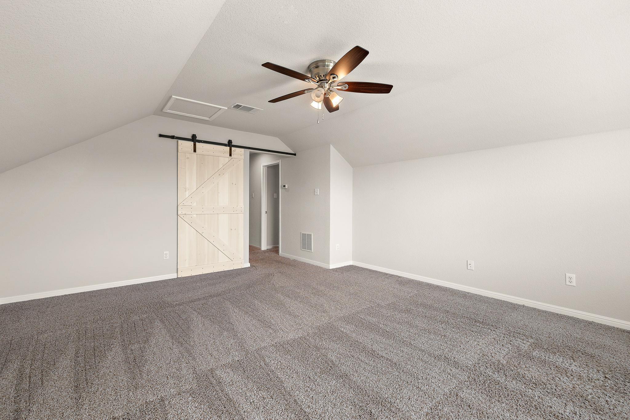 1512 Daylily Loop Property Photo 25