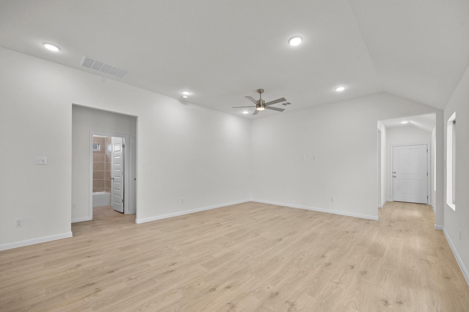 211 Hornet St Property Photo 7