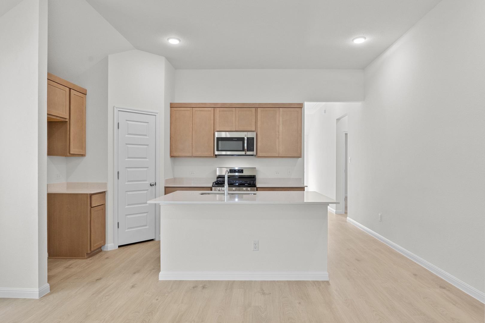 211 Hornet St Property Photo 8
