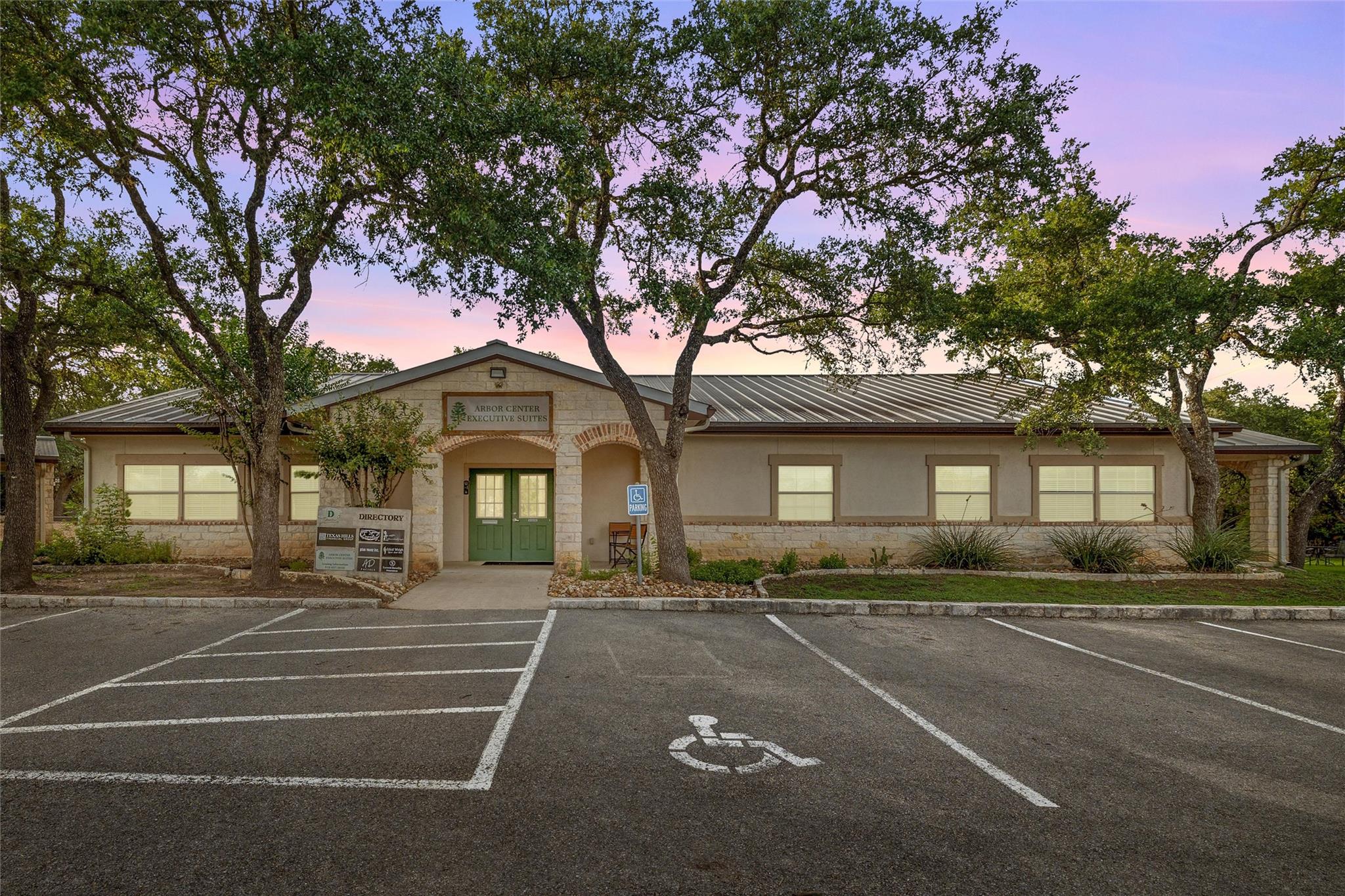 800 W Highway 290 None #d Property Photo 1