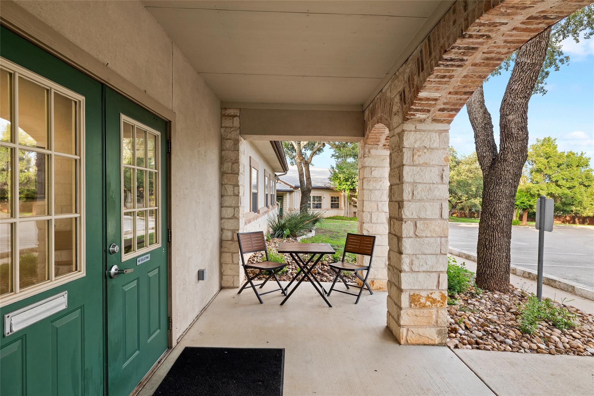 800 W Highway 290 None #d Property Photo 4