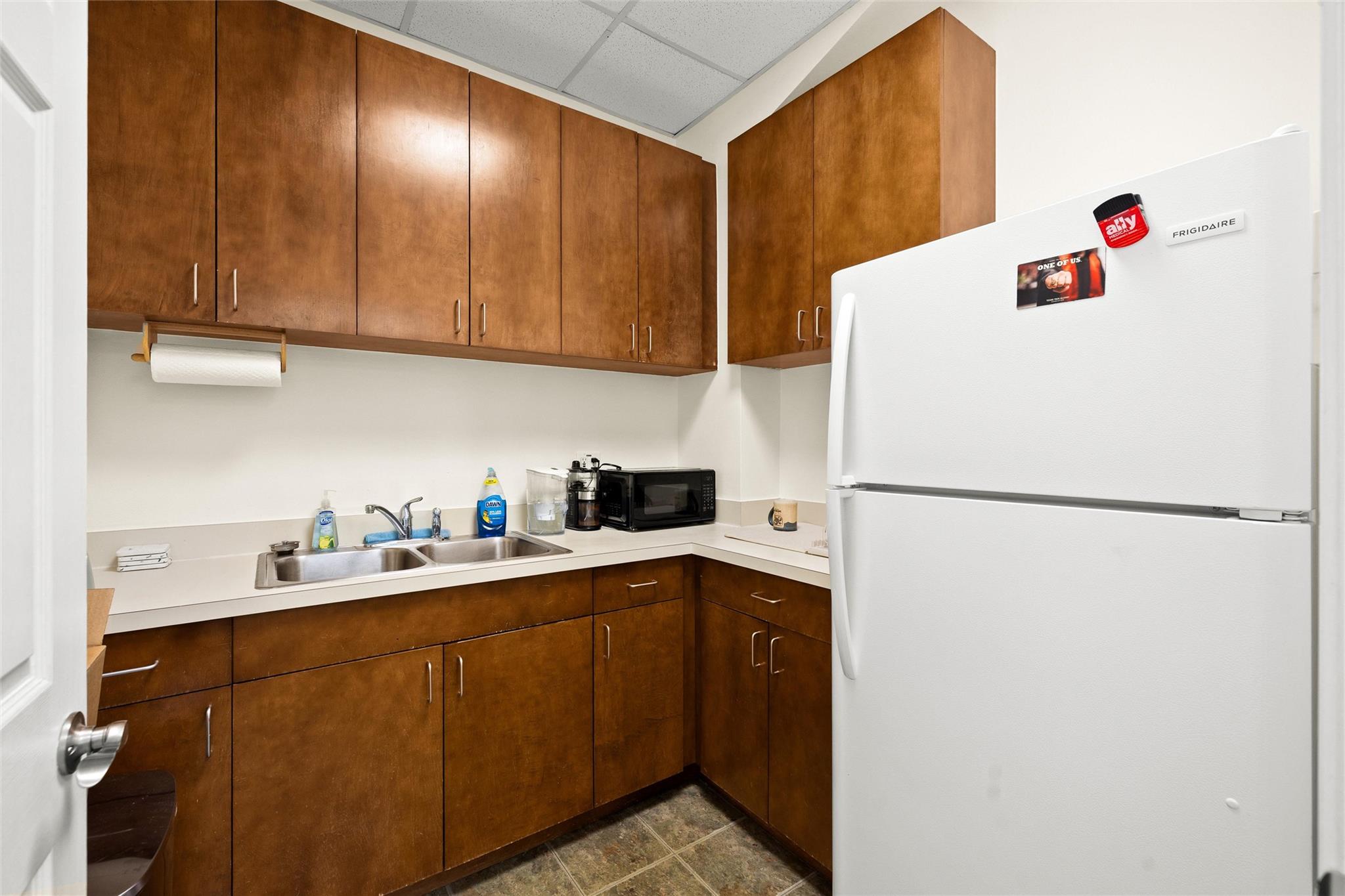 800 W Highway 290 None #d Property Photo 16
