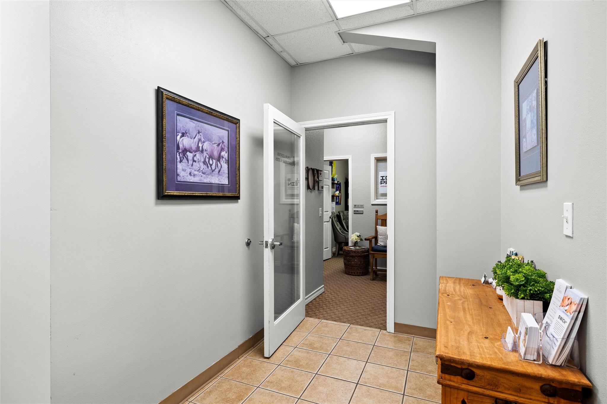 800 W Highway 290 None #d Property Photo 19