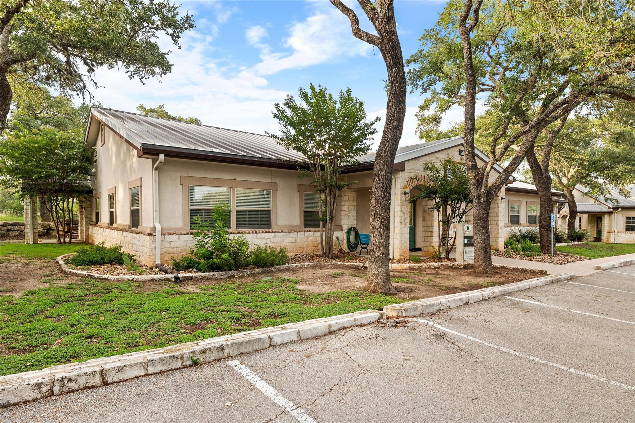 800 W Highway 290 None #d Property Photo 29