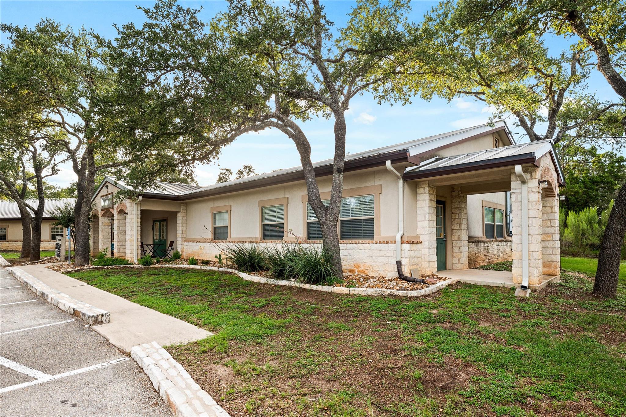 800 W Highway 290 None #d Property Photo 30