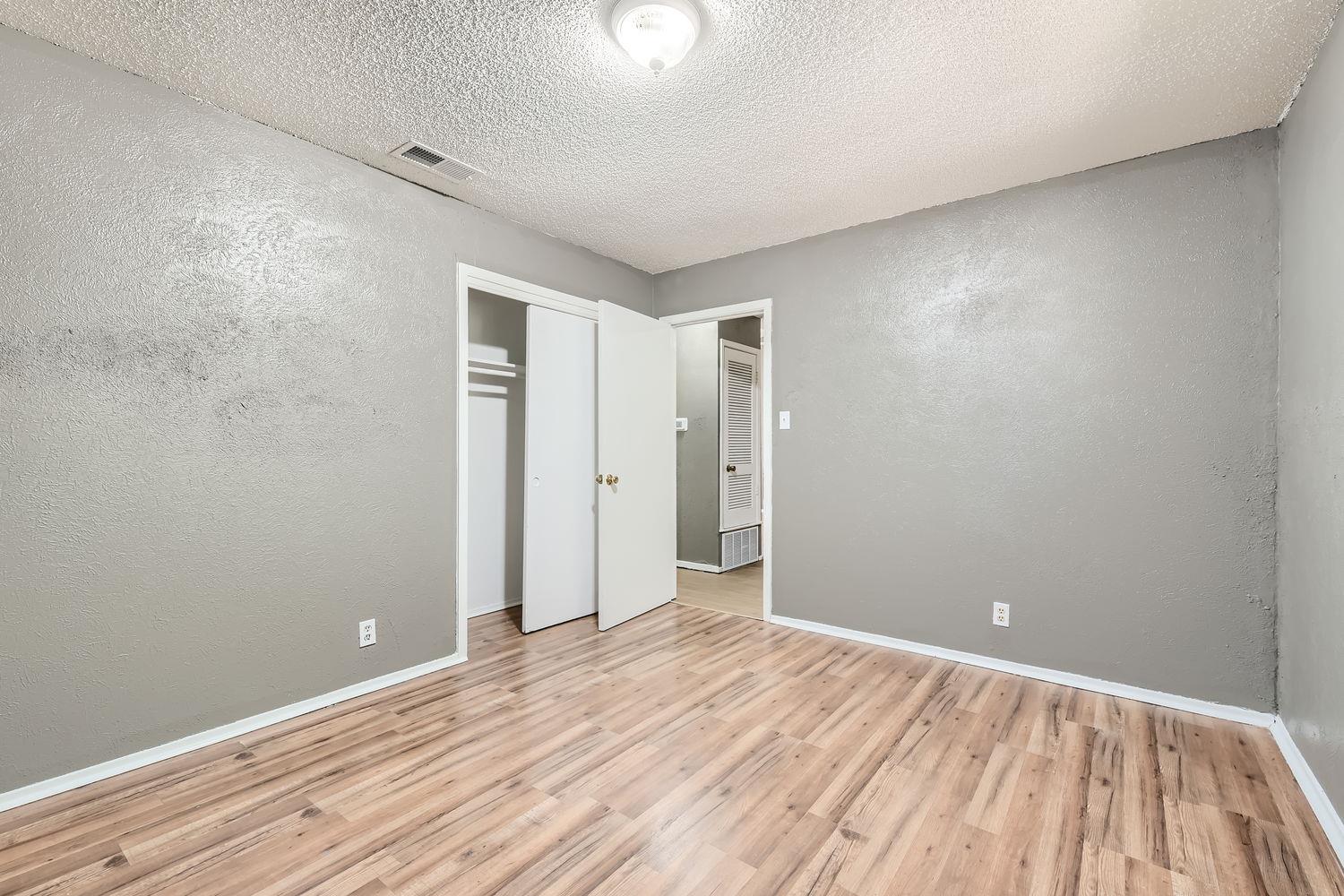 2516 Glen Springs Way #b Property Photo 8