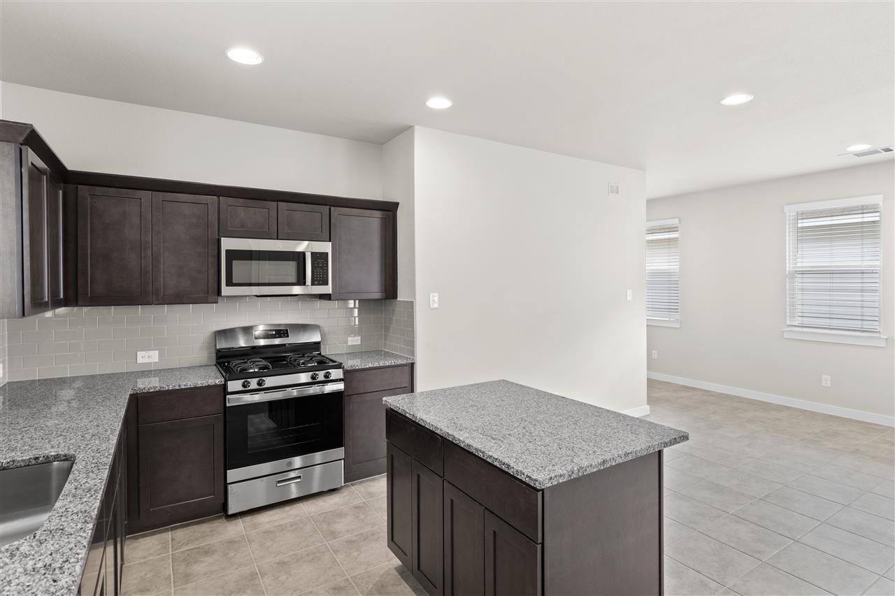 412 Hortus Dr Property Photo 6