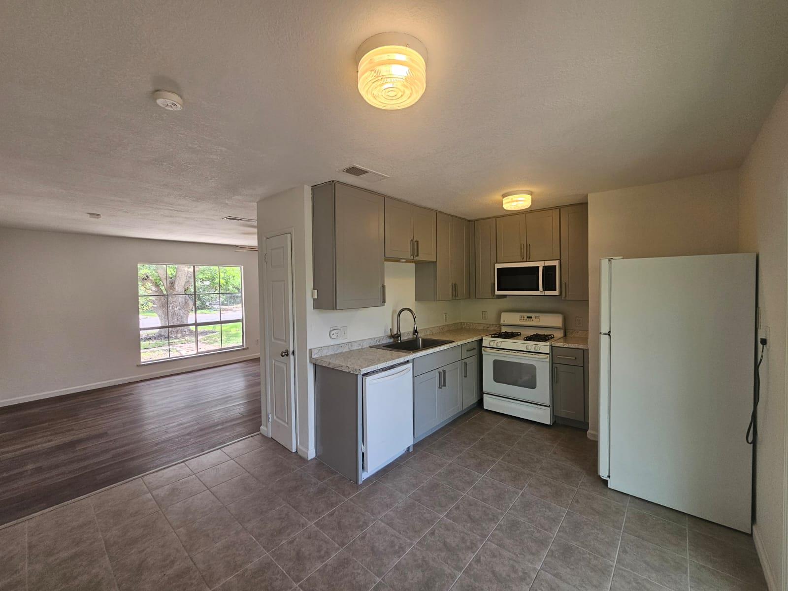 1401 Trinity St Property Photo 6