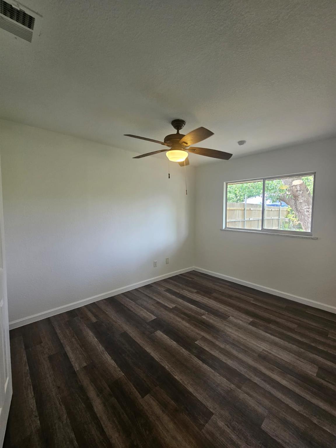 1401 Trinity St Property Photo 9