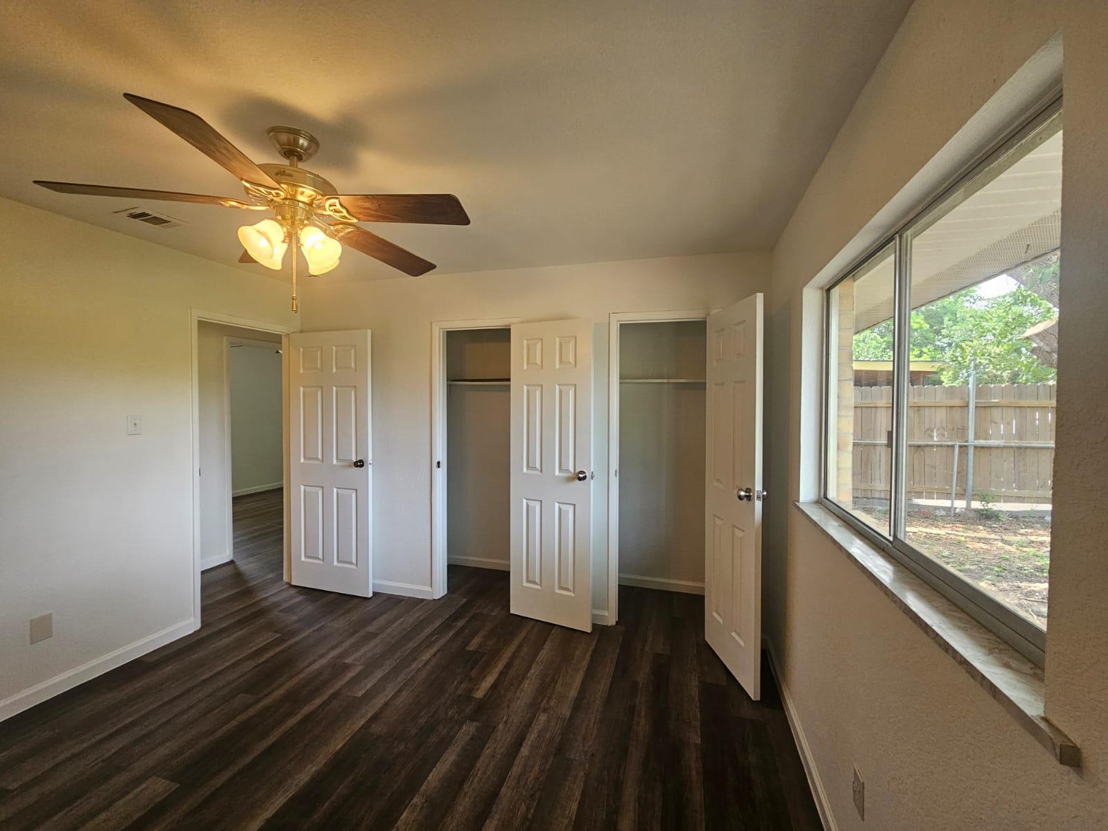1401 Trinity St Property Photo 10
