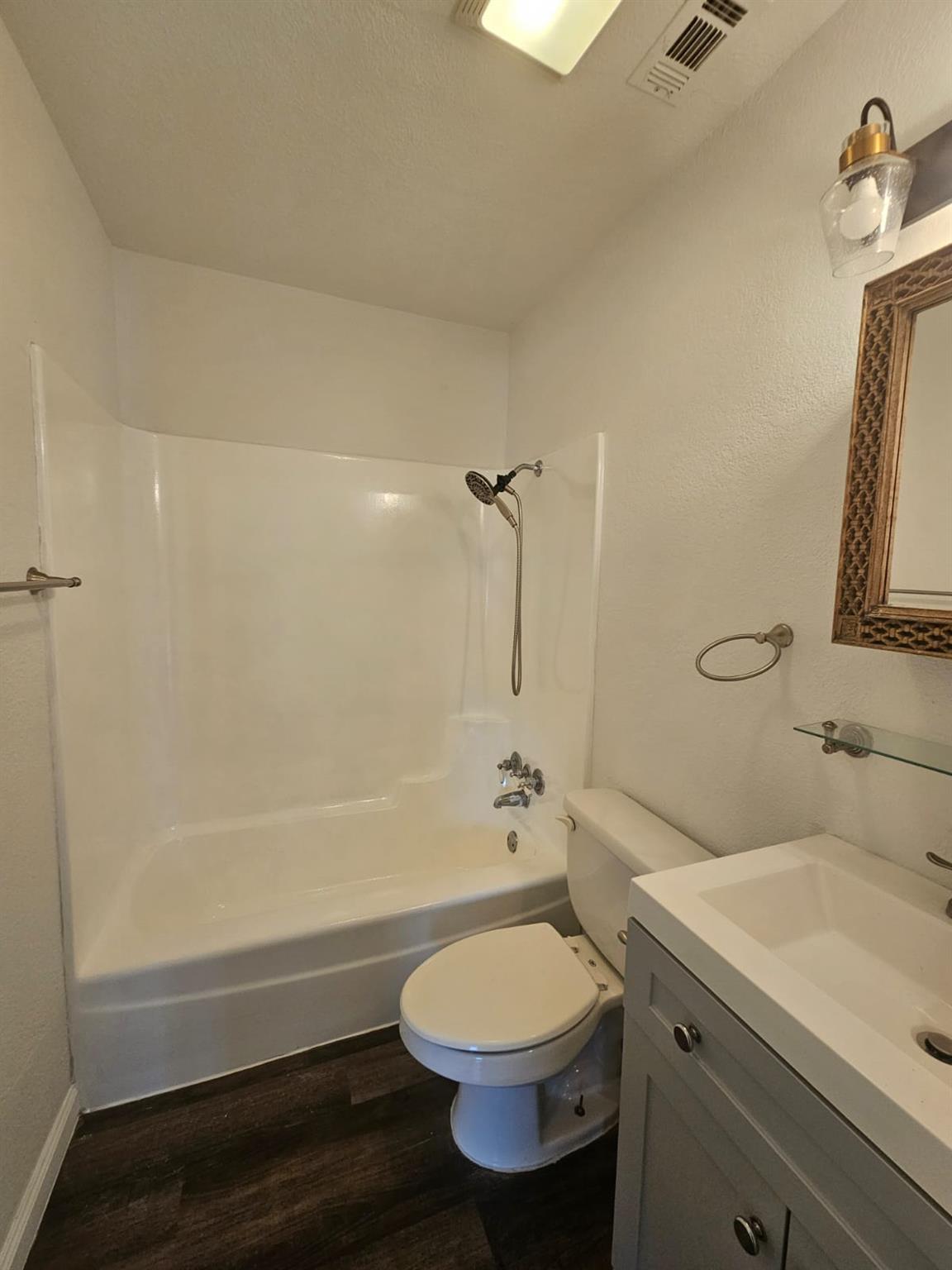 1401 Trinity St Property Photo 17