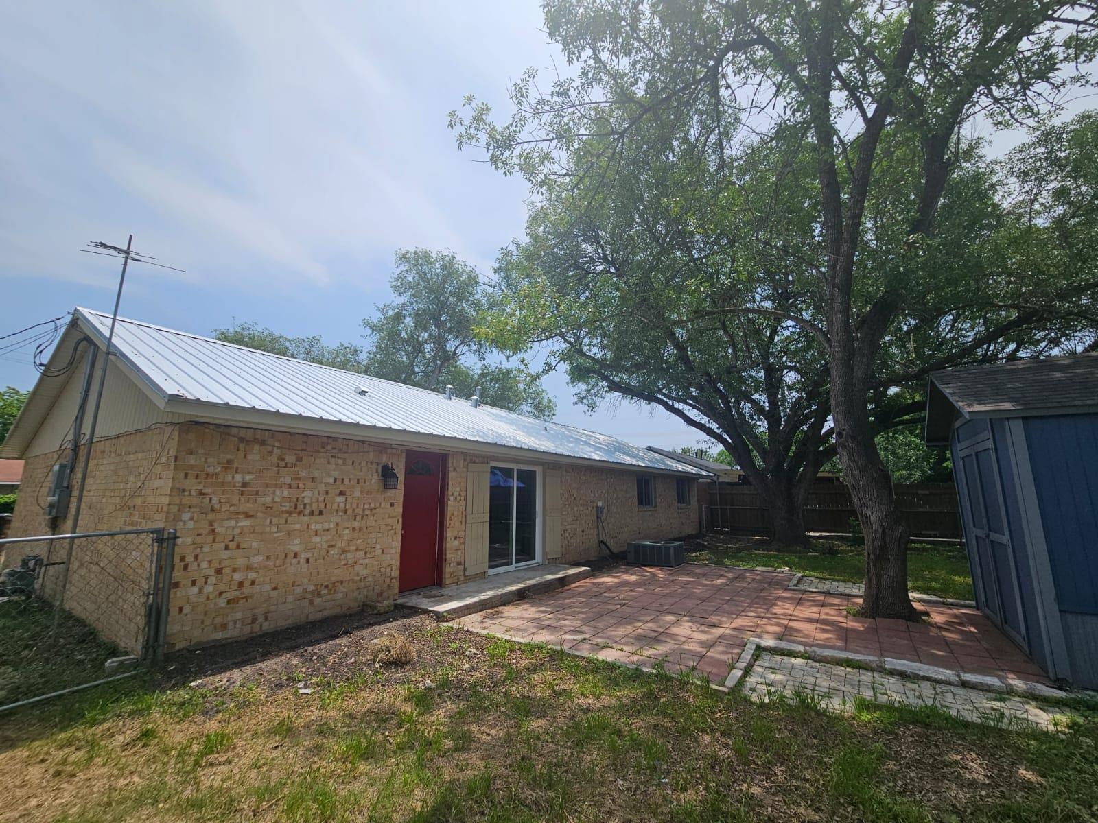 1401 Trinity St Property Photo 25