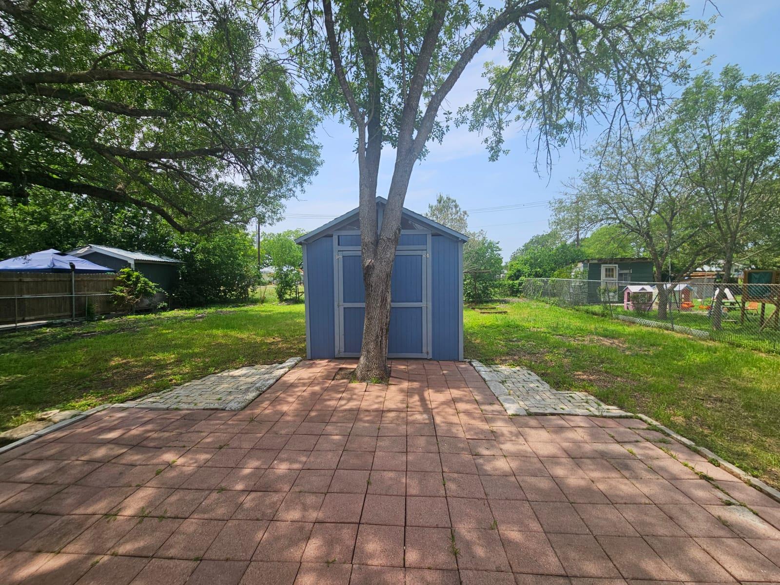 1401 Trinity St Property Photo 26