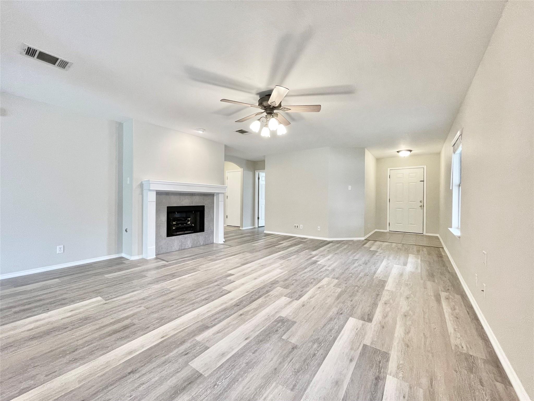1909 Horizon Park Blvd Property Photo 3